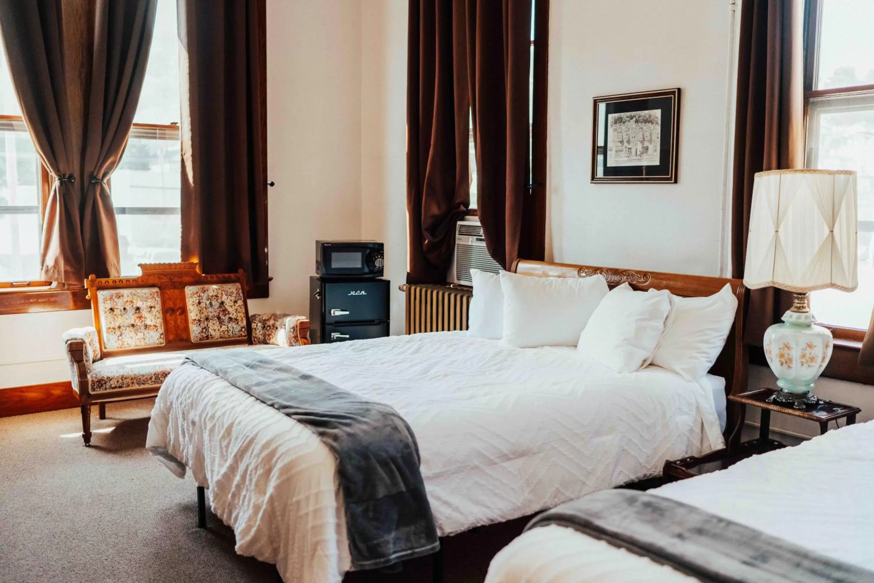 Bed in Town Hall Inn