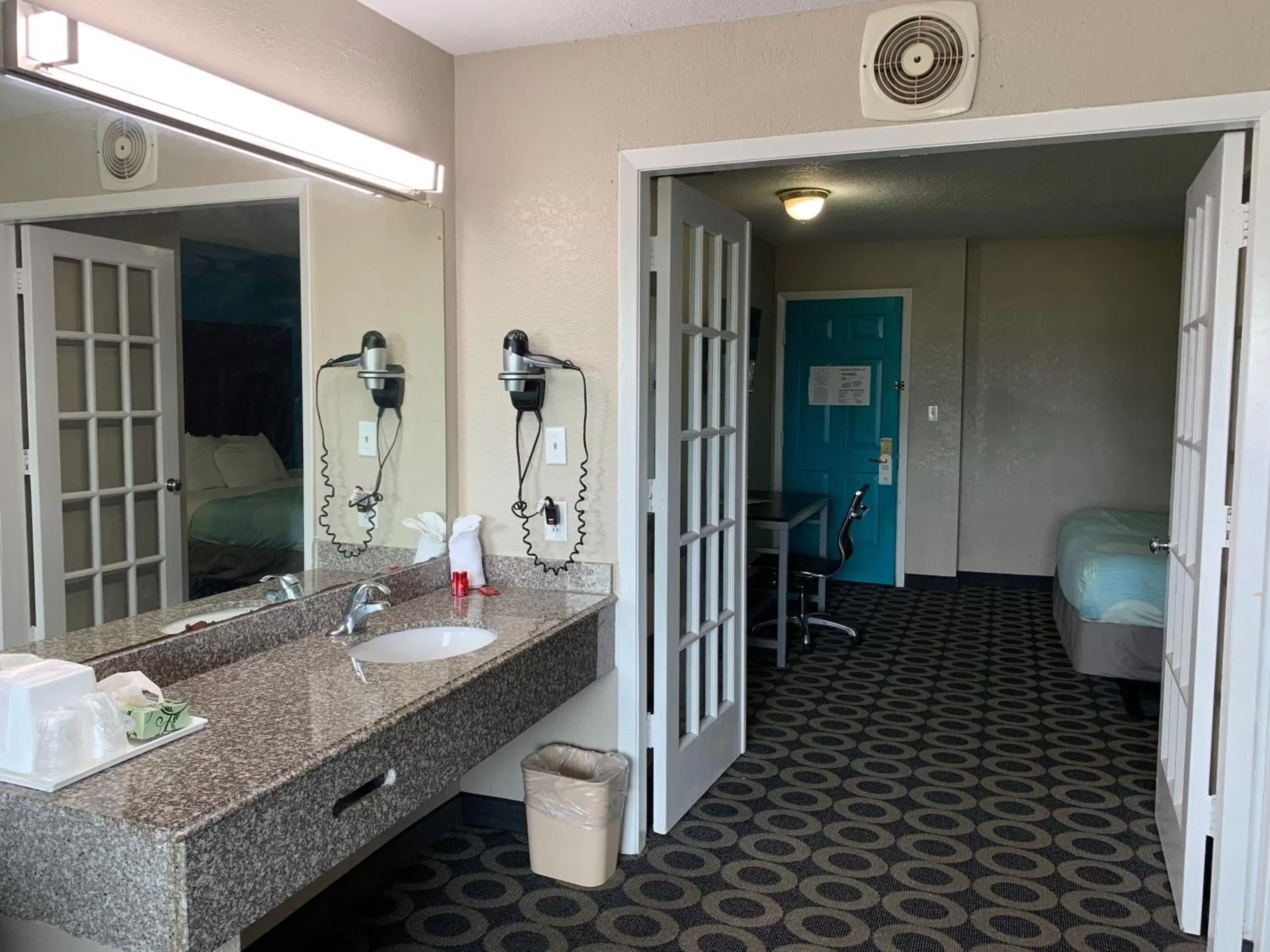 Bathroom in Travelodge by Wyndham San Antonio Downtown Northeast
