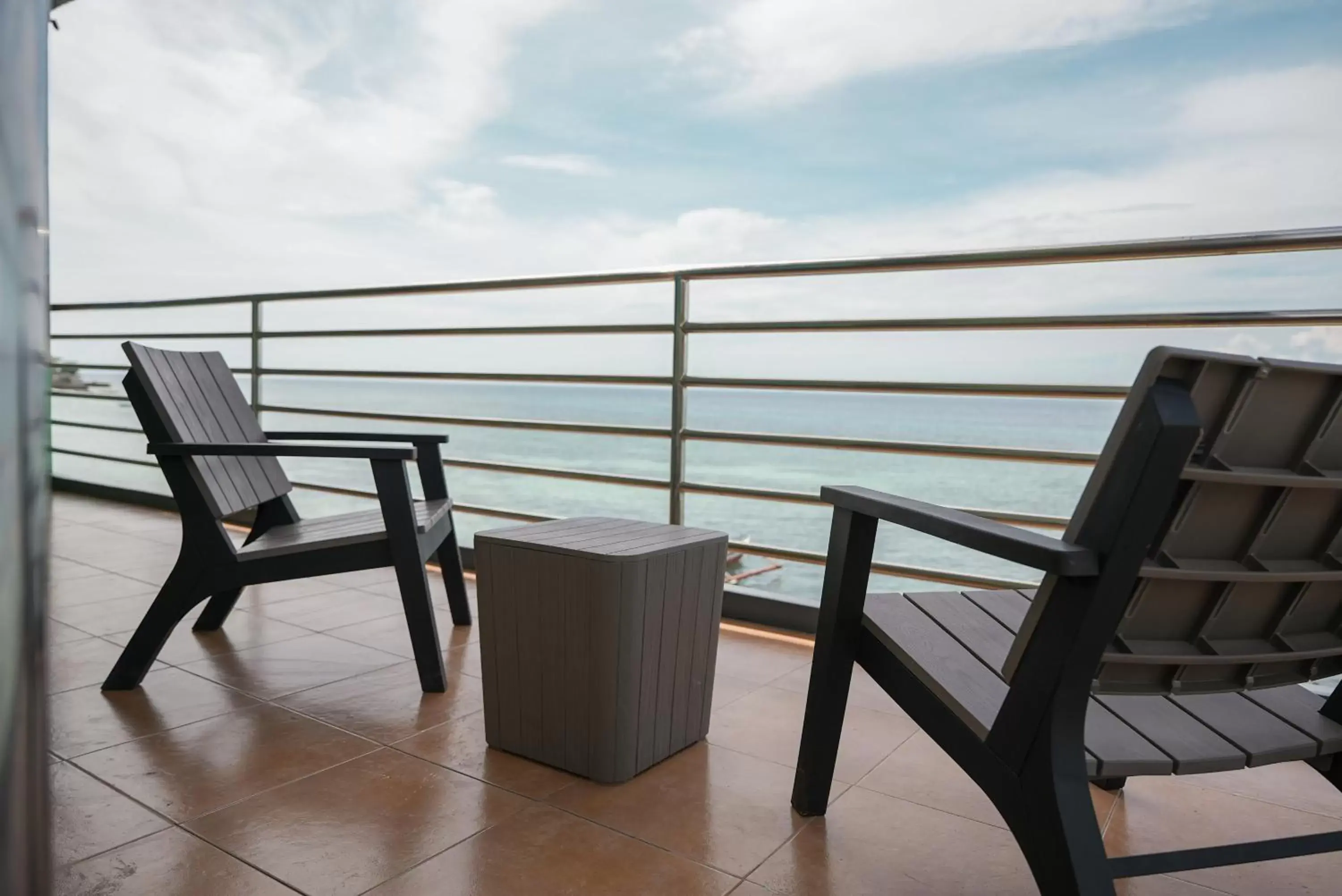 Natural landscape, Balcony/Terrace in GT Seaside Inn