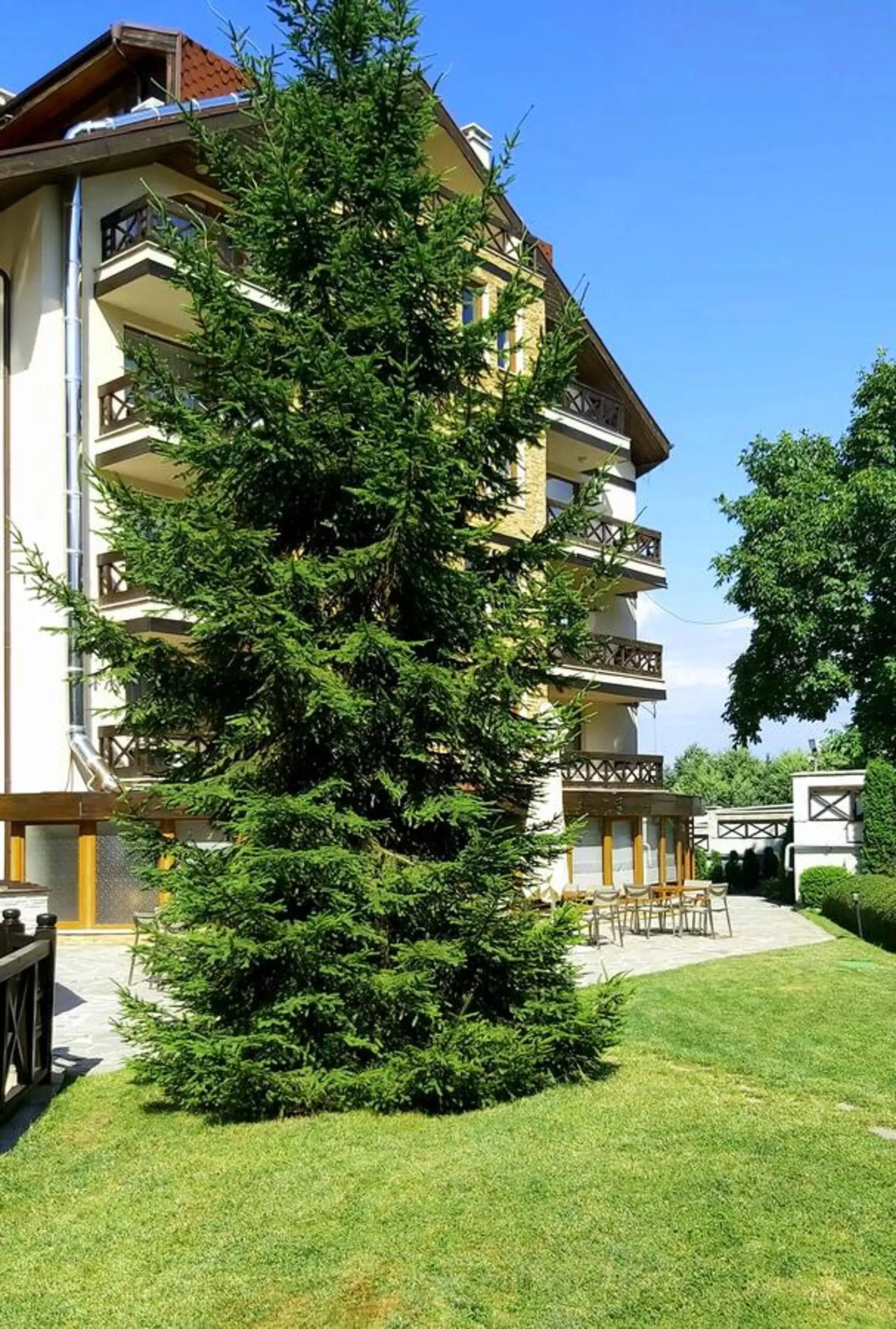 Property building, Garden in Regnum Bansko Ski Hotel & SPA