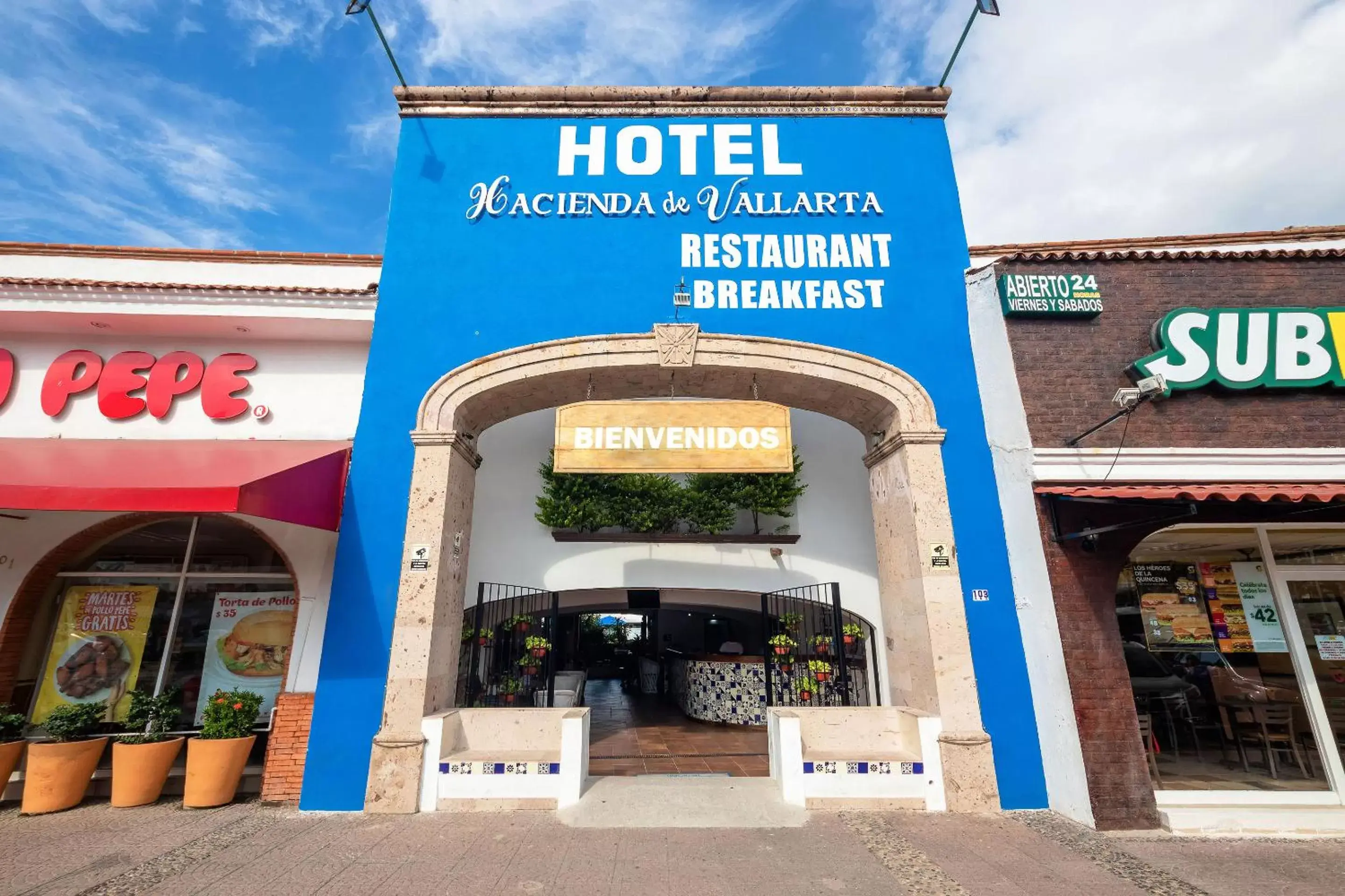 Street view, Property Building in Hotel Hacienda Vallarta - Playa Las Glorias