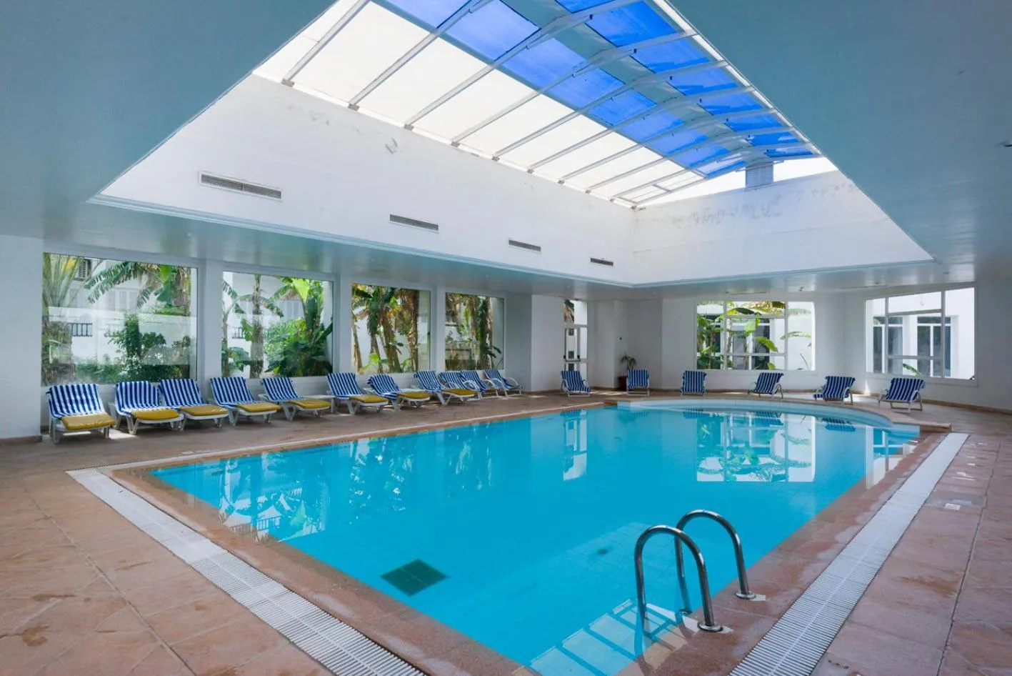 Swimming pool in Hotel El Fell