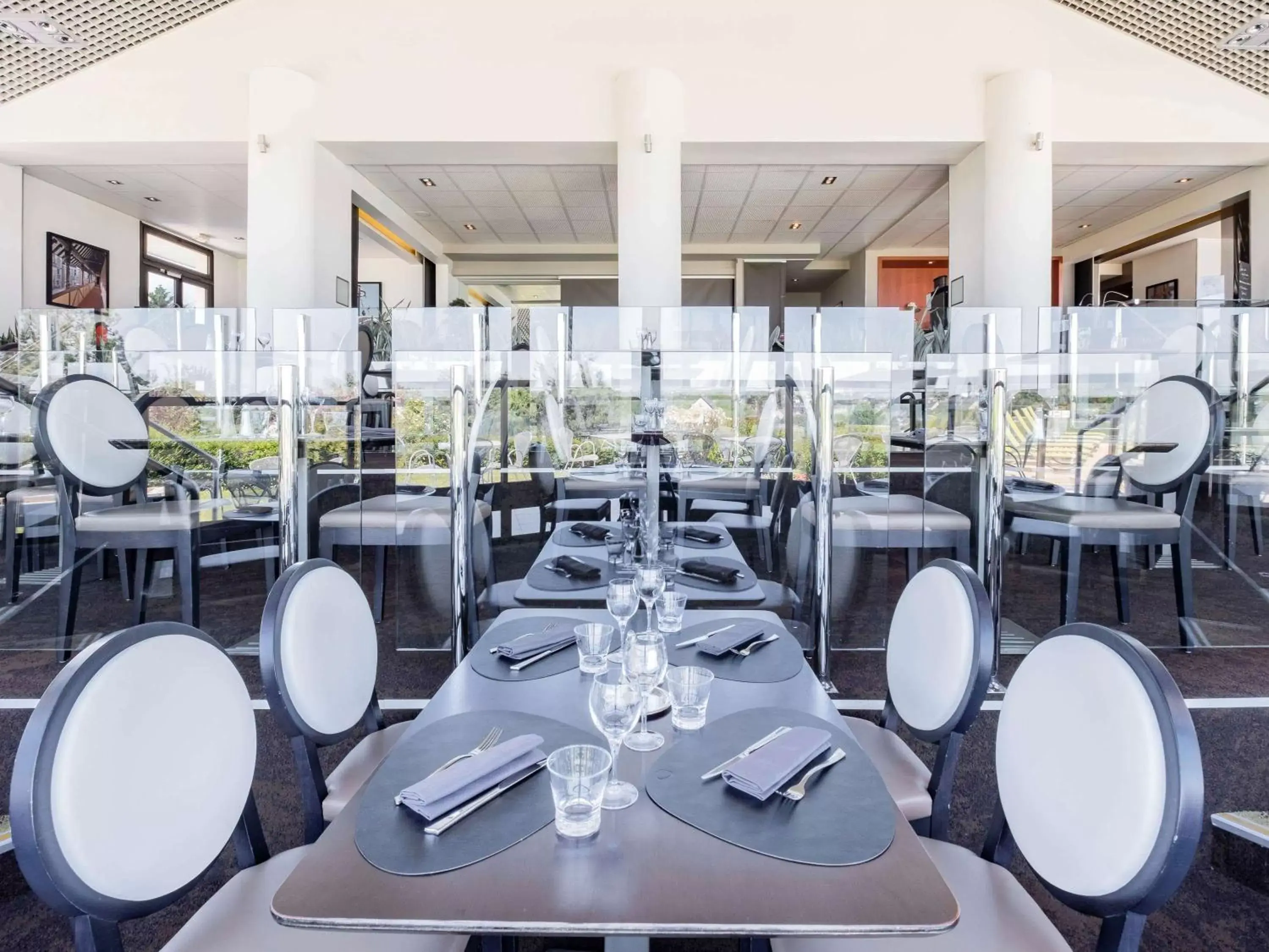 Restaurant/Places to Eat in Novotel Amboise
