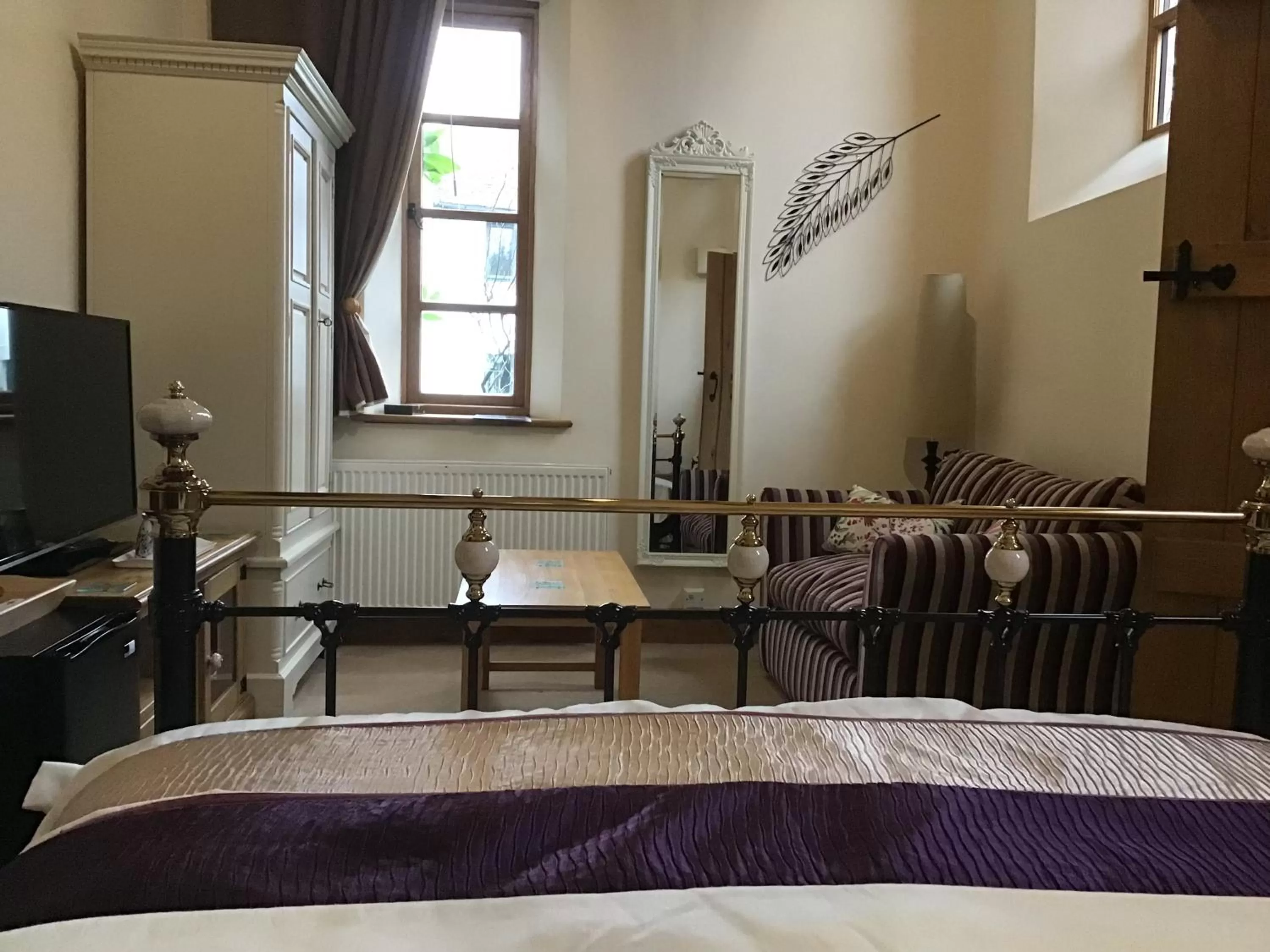 Seating area, Bed in Old Chapel Forge