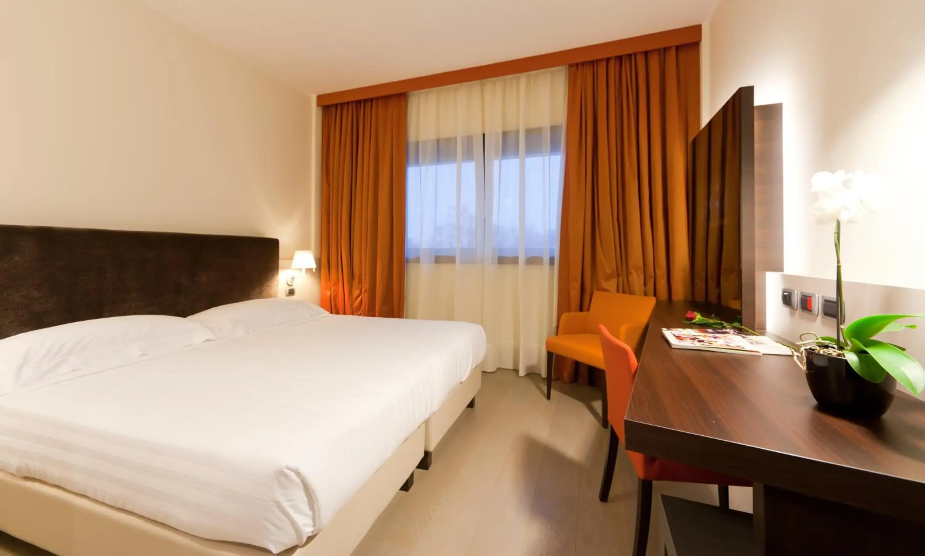 Bedroom, Bed in RMH MODENA DES ARTS Bedroom, Bed in RMH MODENA DES ARTS