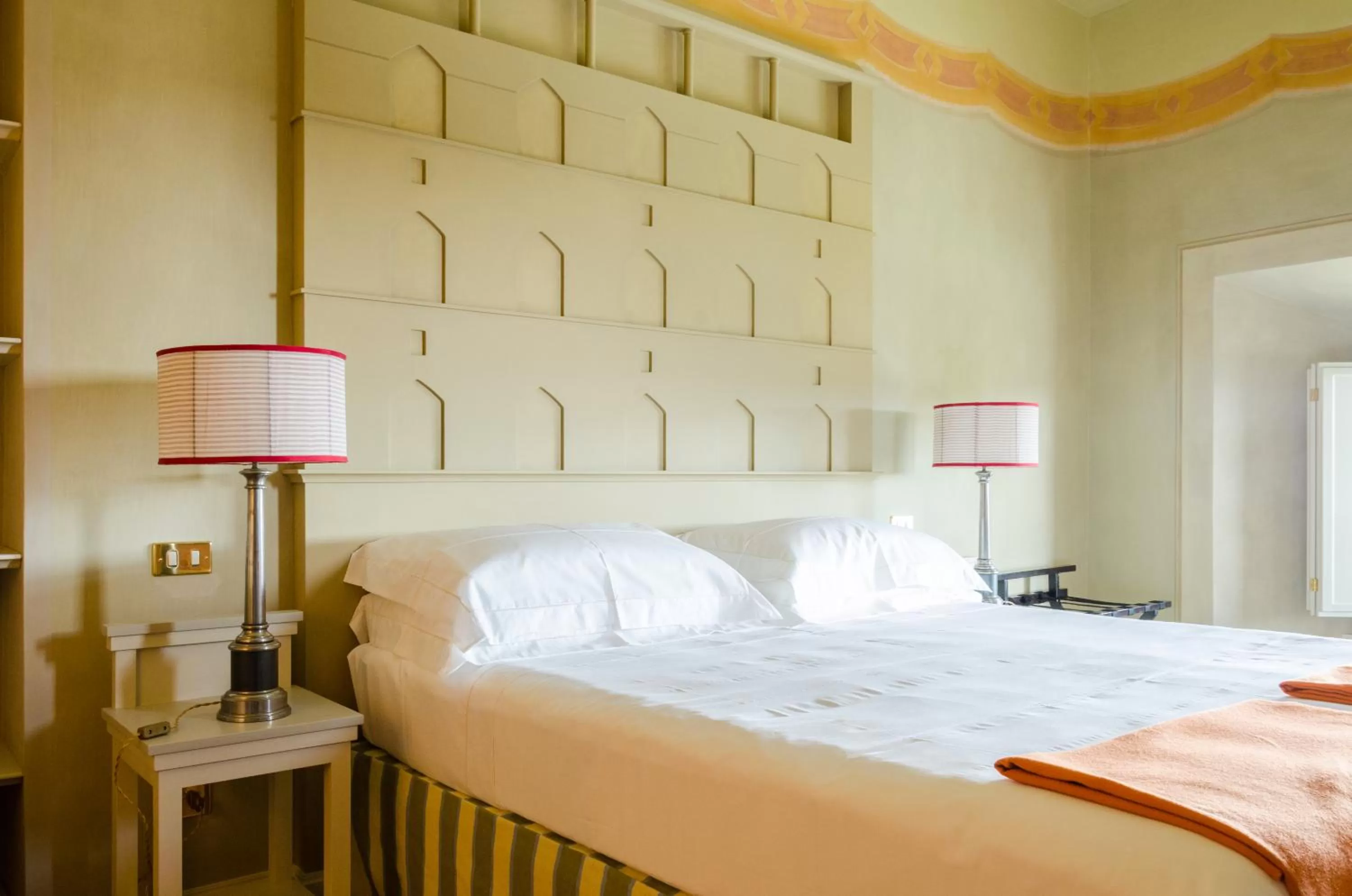 Decorative detail, Bed in Antica Torre Tornabuoni