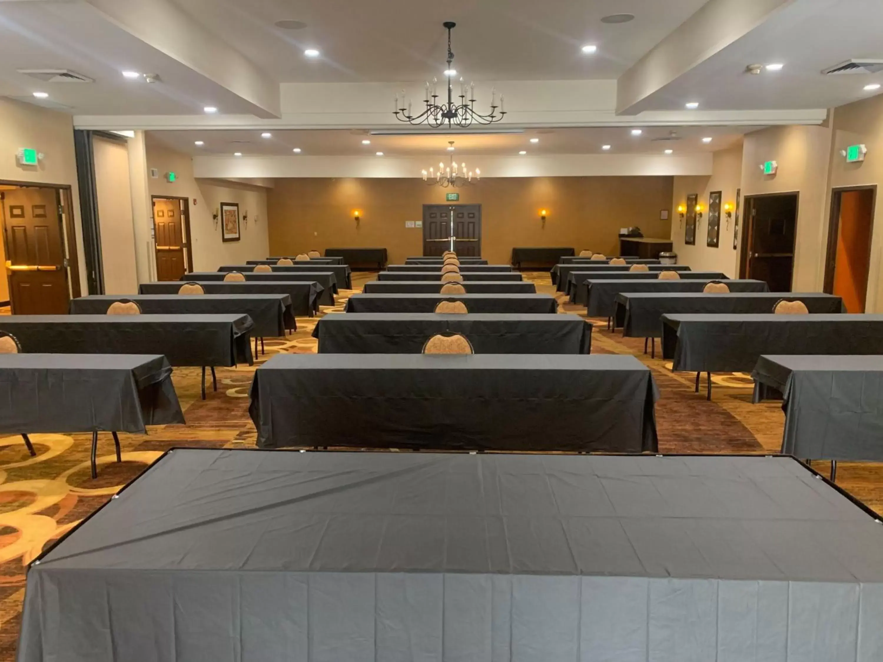 Meeting/conference room in Holiday Inn Dublin - Pleasanton, an IHG Hotel