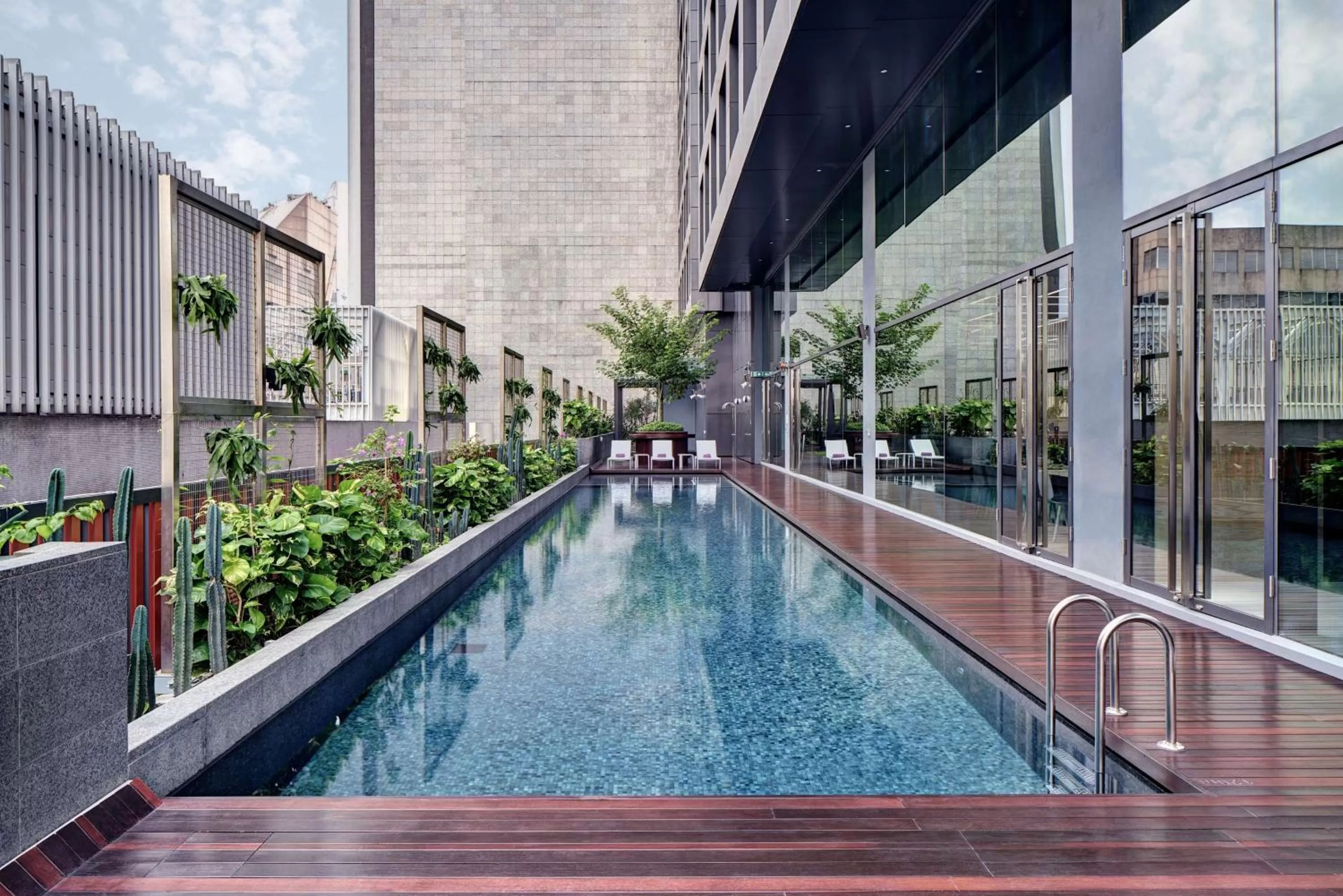 Day in YOTEL Singapore Orchard Road