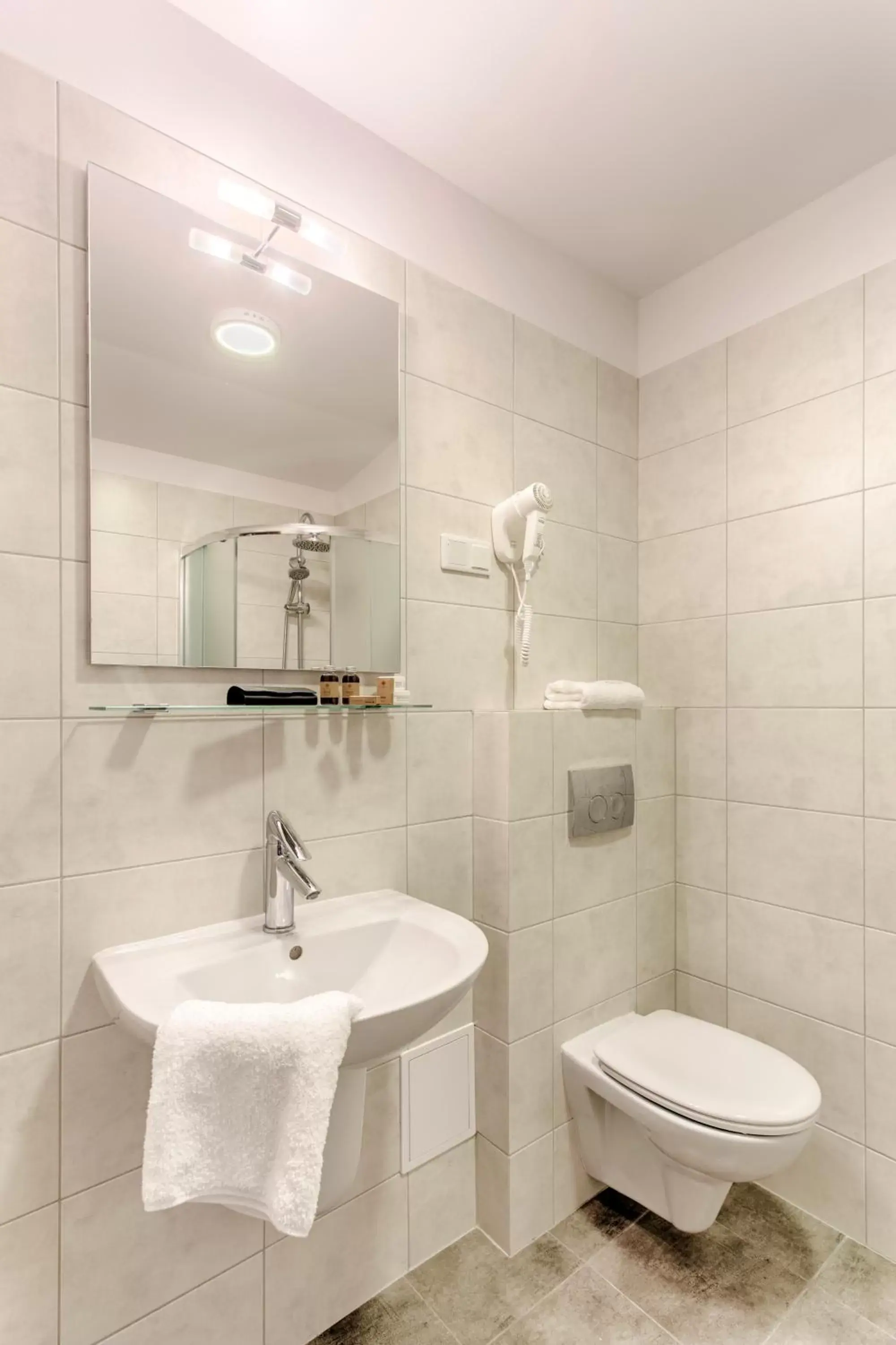 Shower, Bathroom in Zulian Aparthotel by Artery Hotels