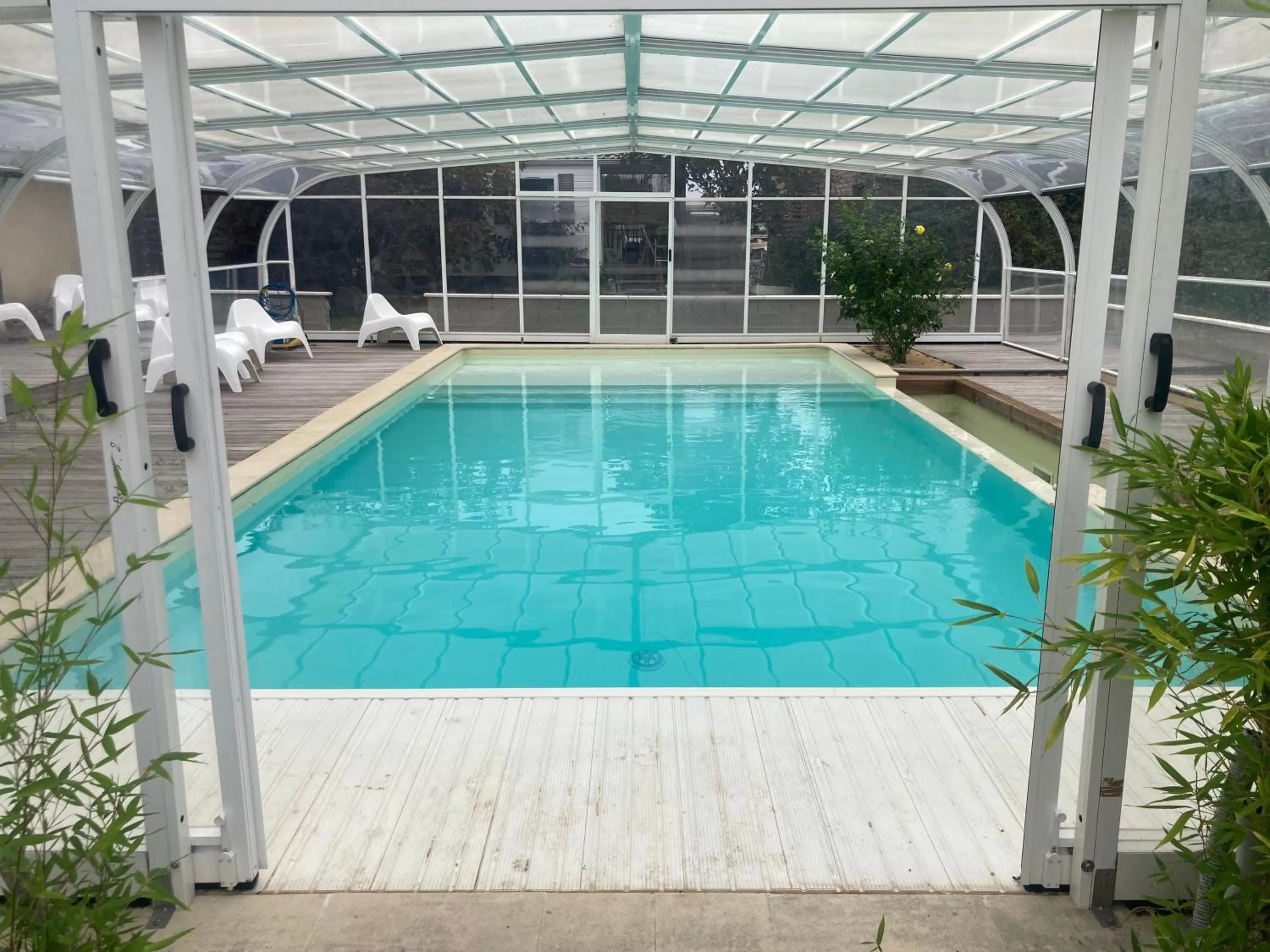 Swimming Pool in Les Pierres D'aurèle Chambres d'Hôtes