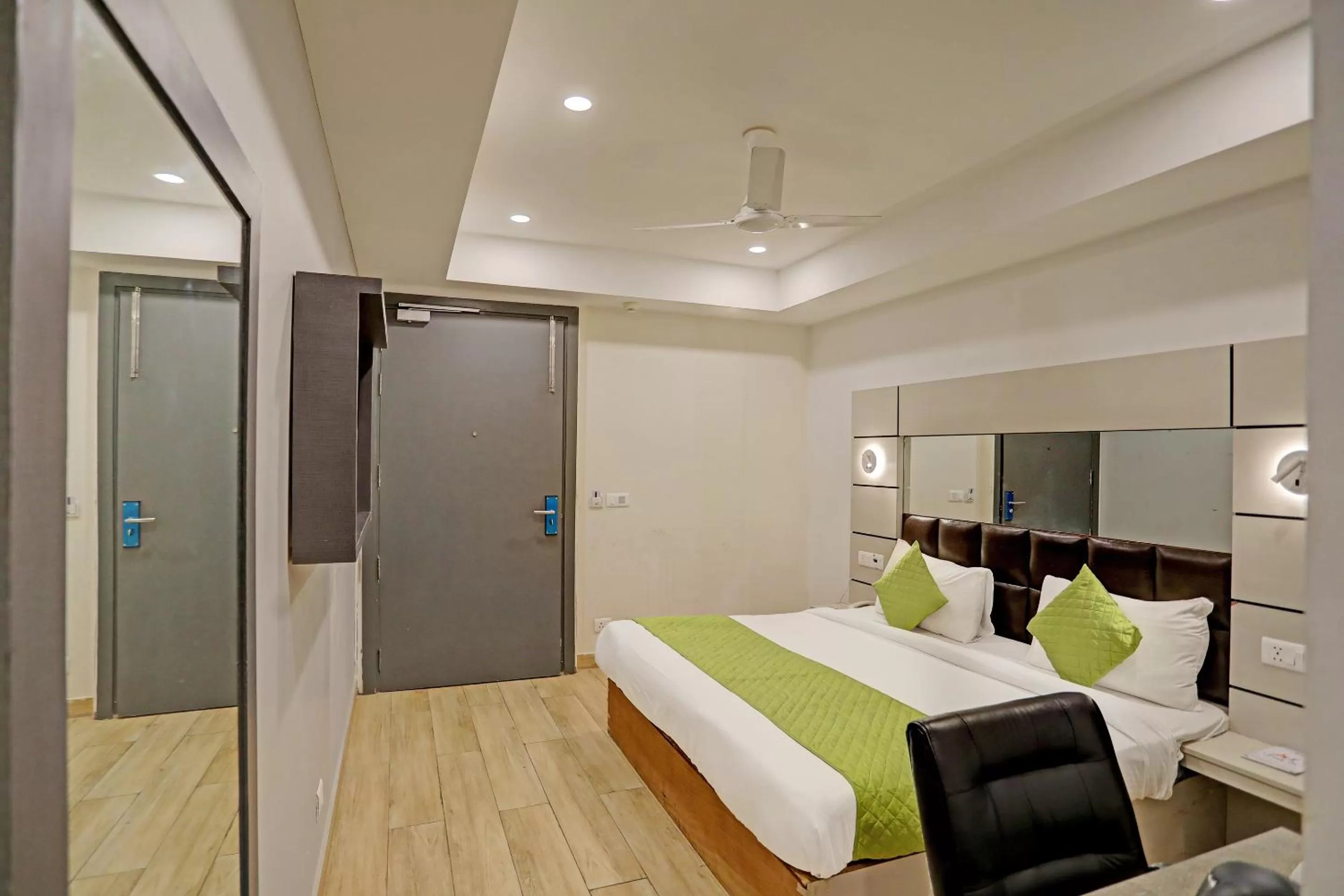 Photo of the whole room, Bed in Hotel Royal Saffron By F9 Hotels