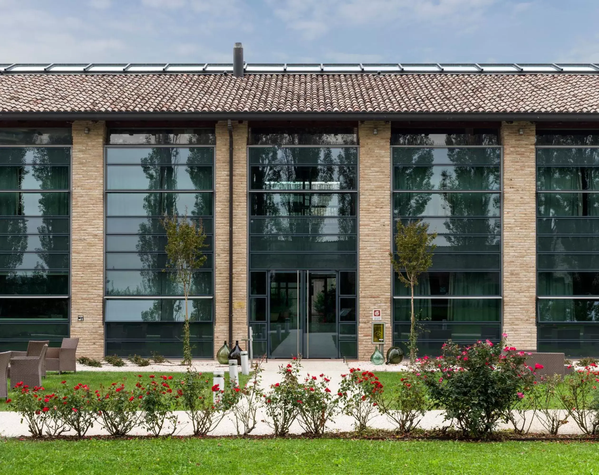 Facade/entrance, Property Building in Hotel City Parma