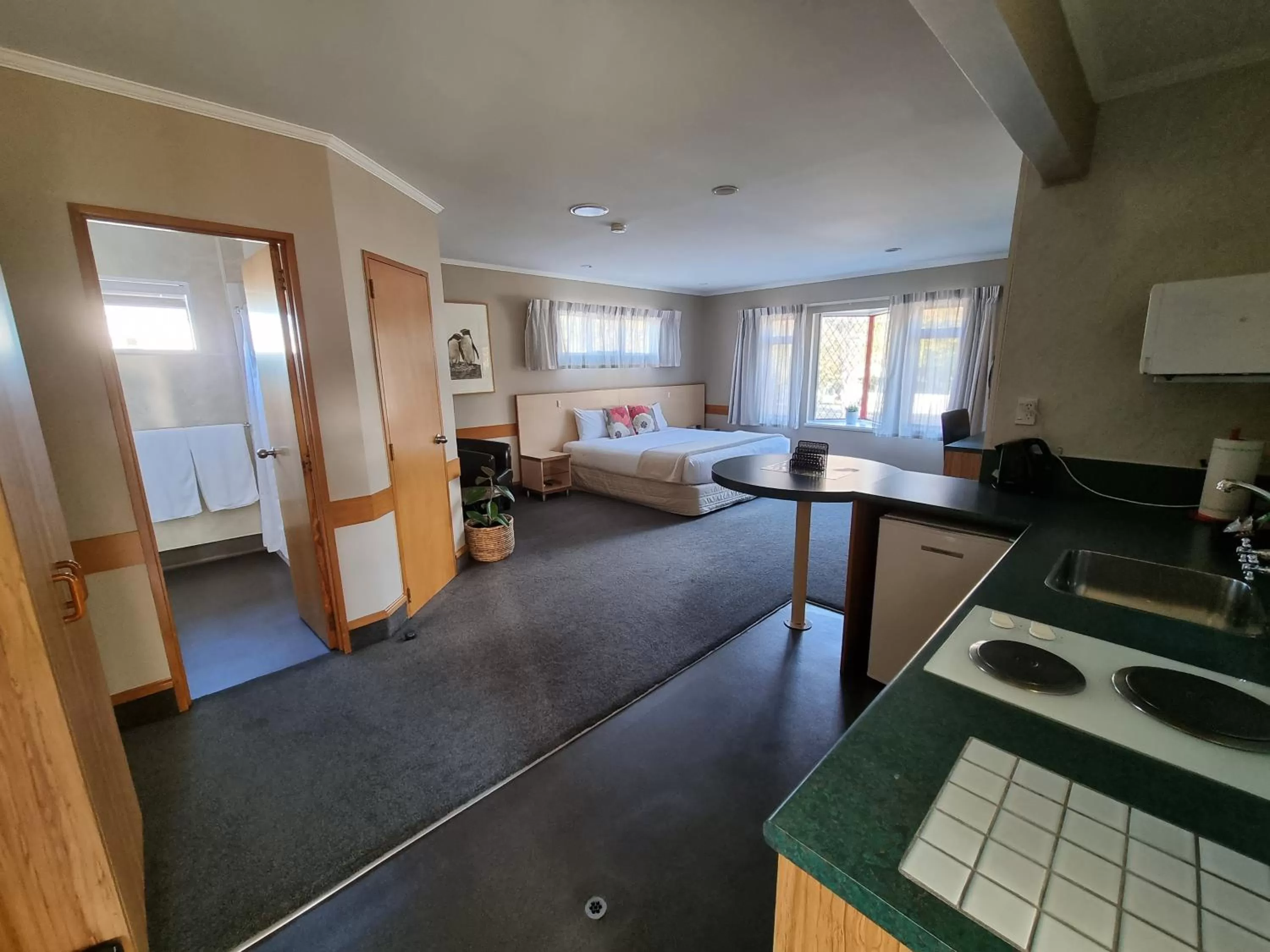 Bedroom, Bed in Amross Court