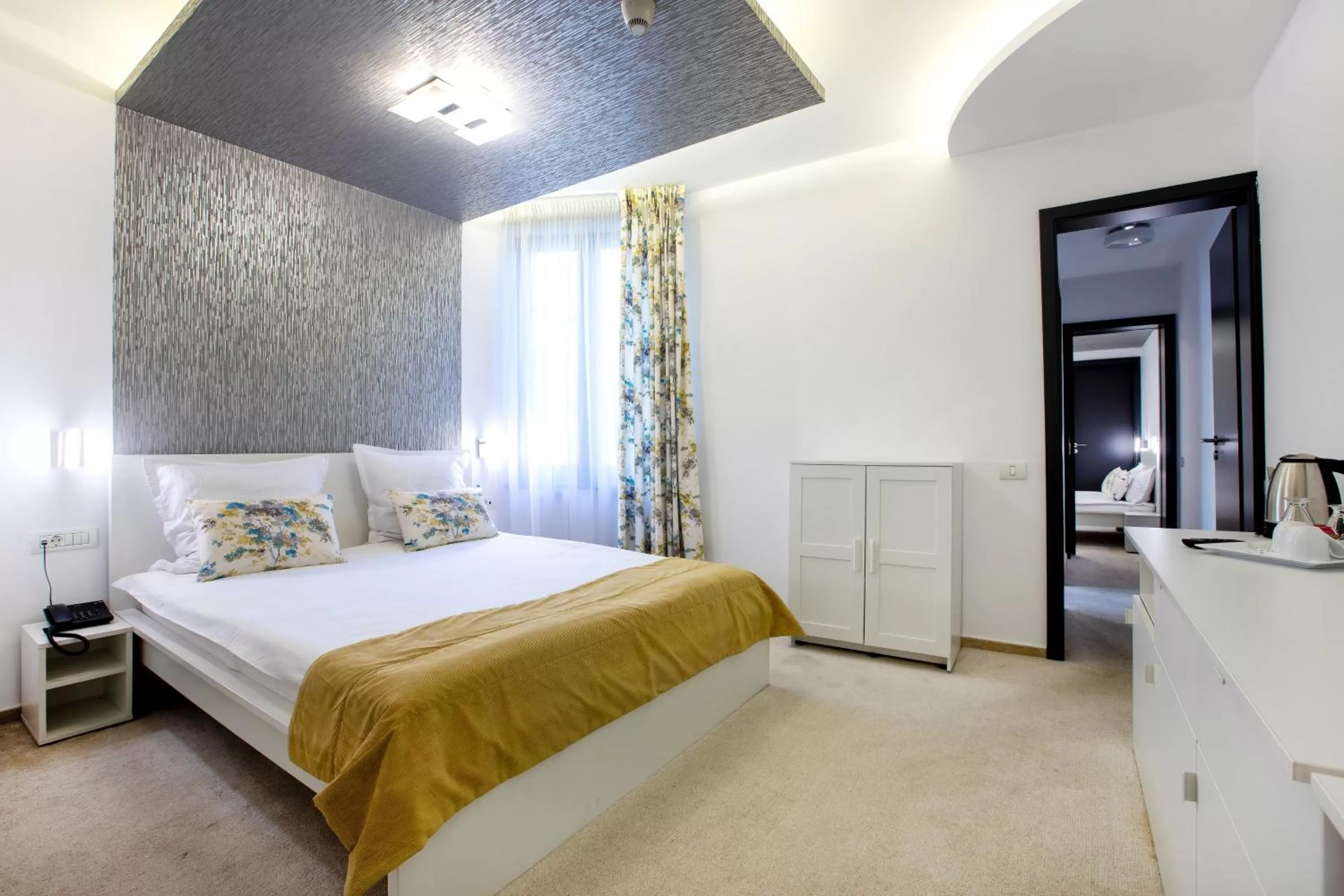 Bedroom, Bed in Hotel Duke Romana City Center