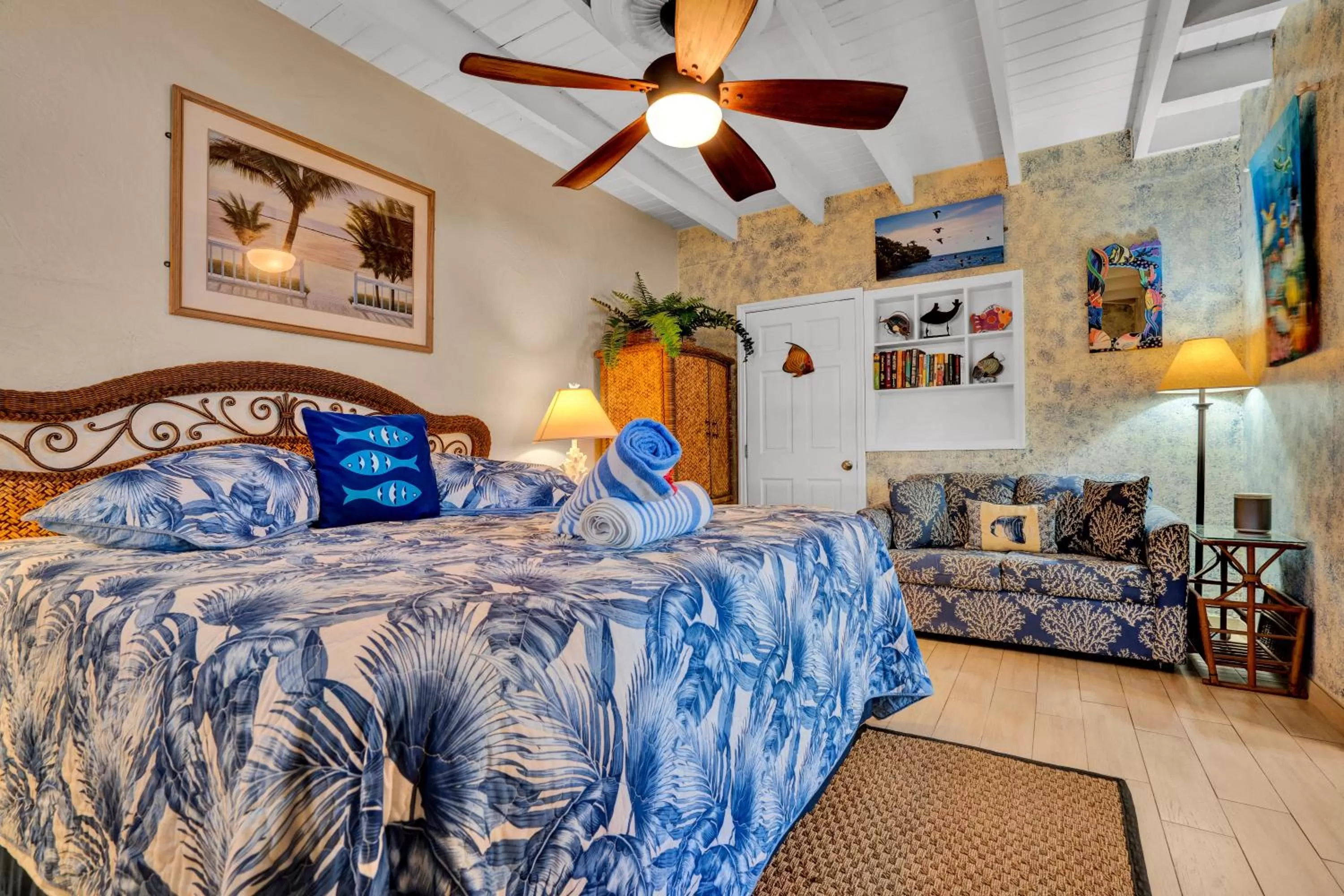Bedroom, Bed in Island Bay Resort