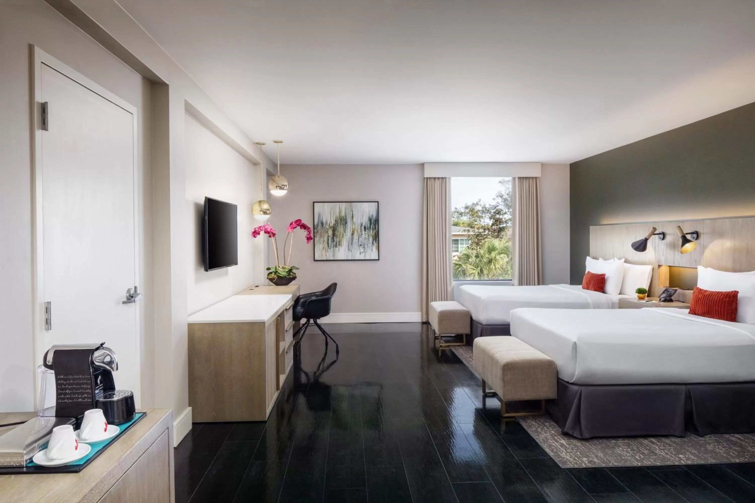 Bedroom, Bed in The Delaney Hotel