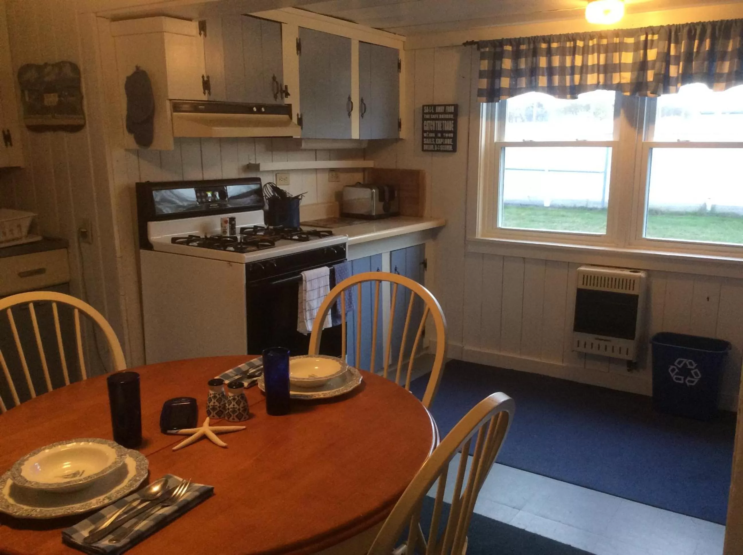 Dining Area in The Eastland Motel