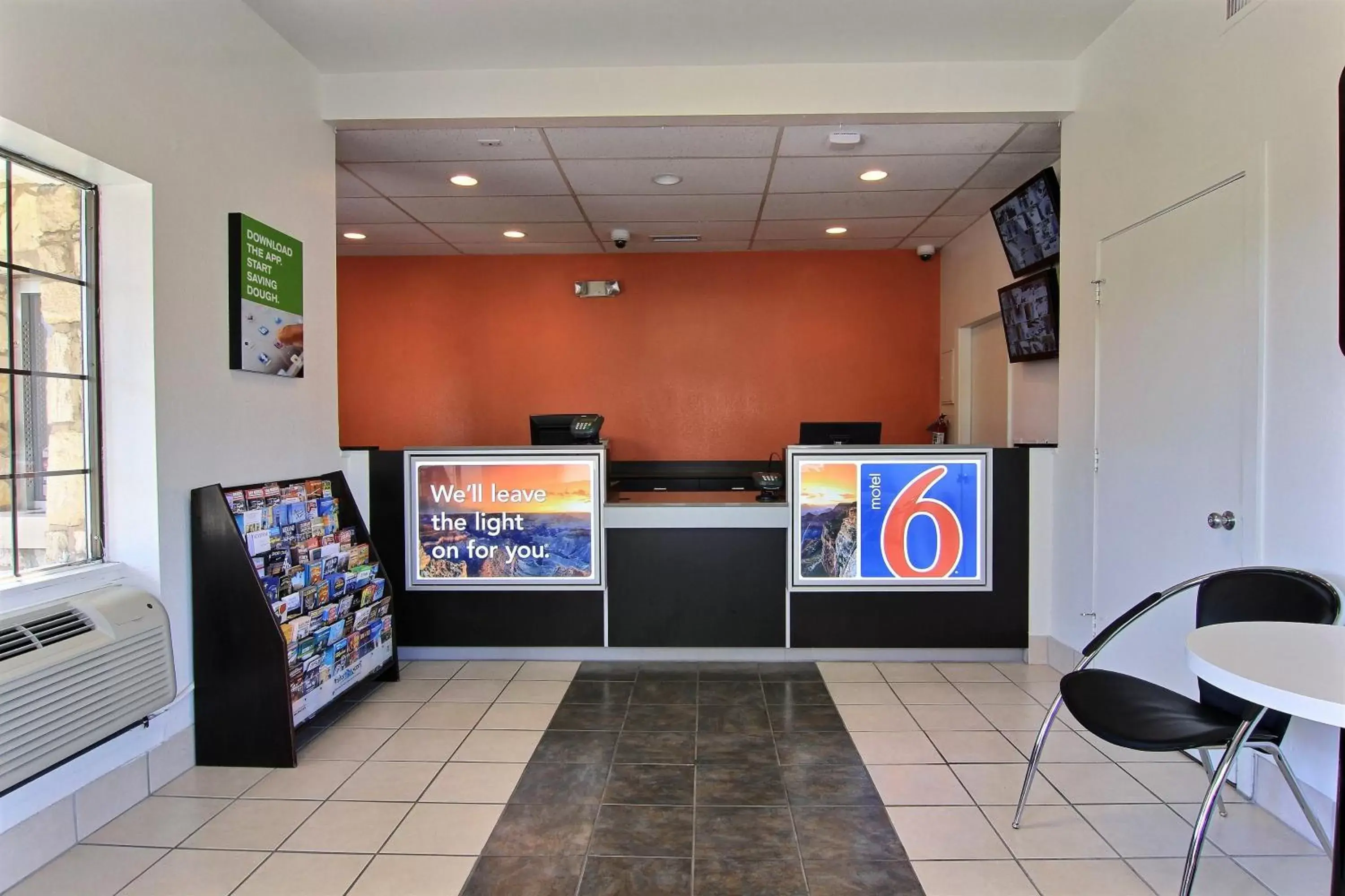 Lobby or reception in Motel 6 Austin, TX - Central Downtown UT