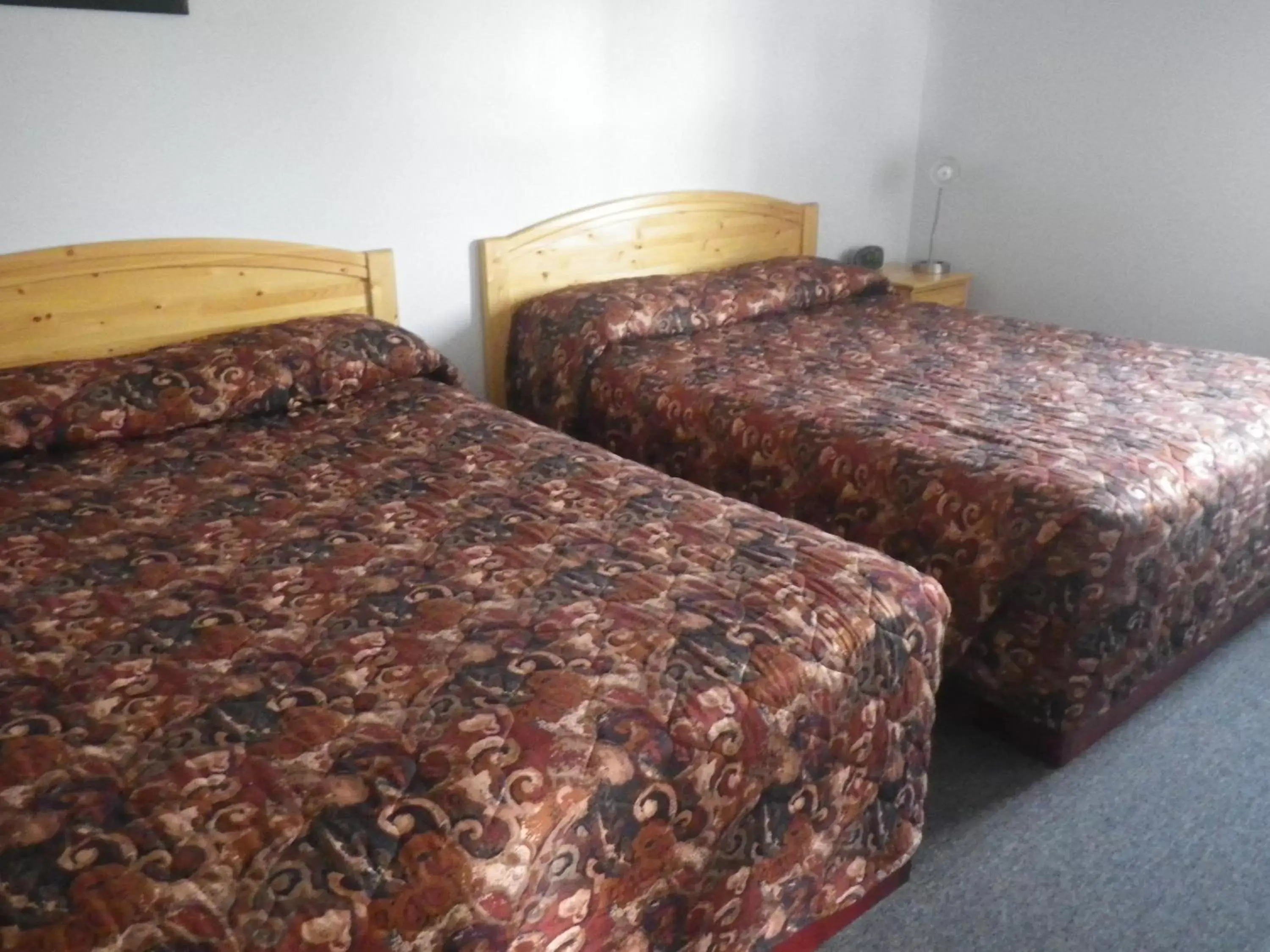 Bedroom, Bed in Alcan Motor Inn