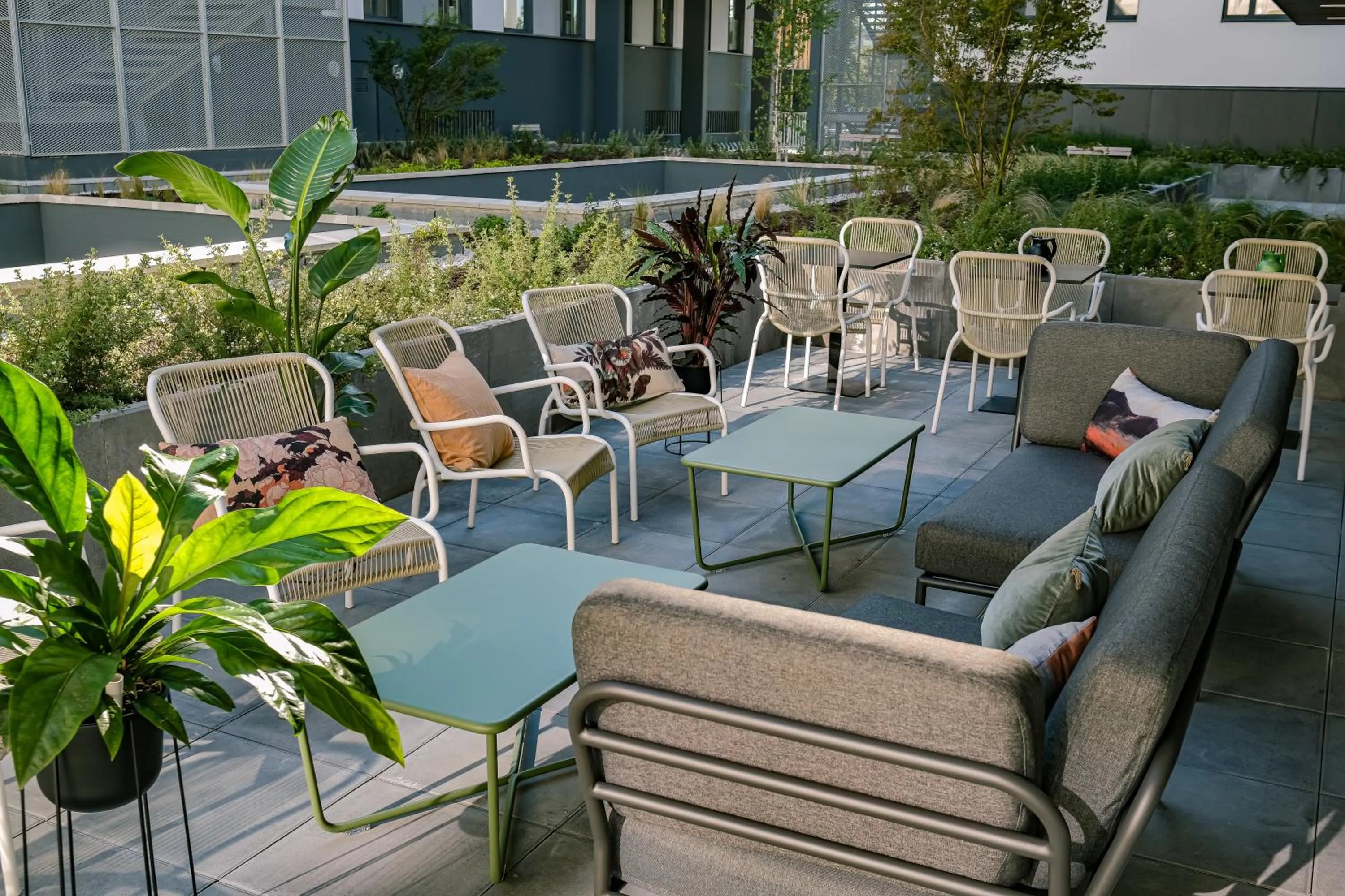 Patio in Live Hotels Bordeaux Lac