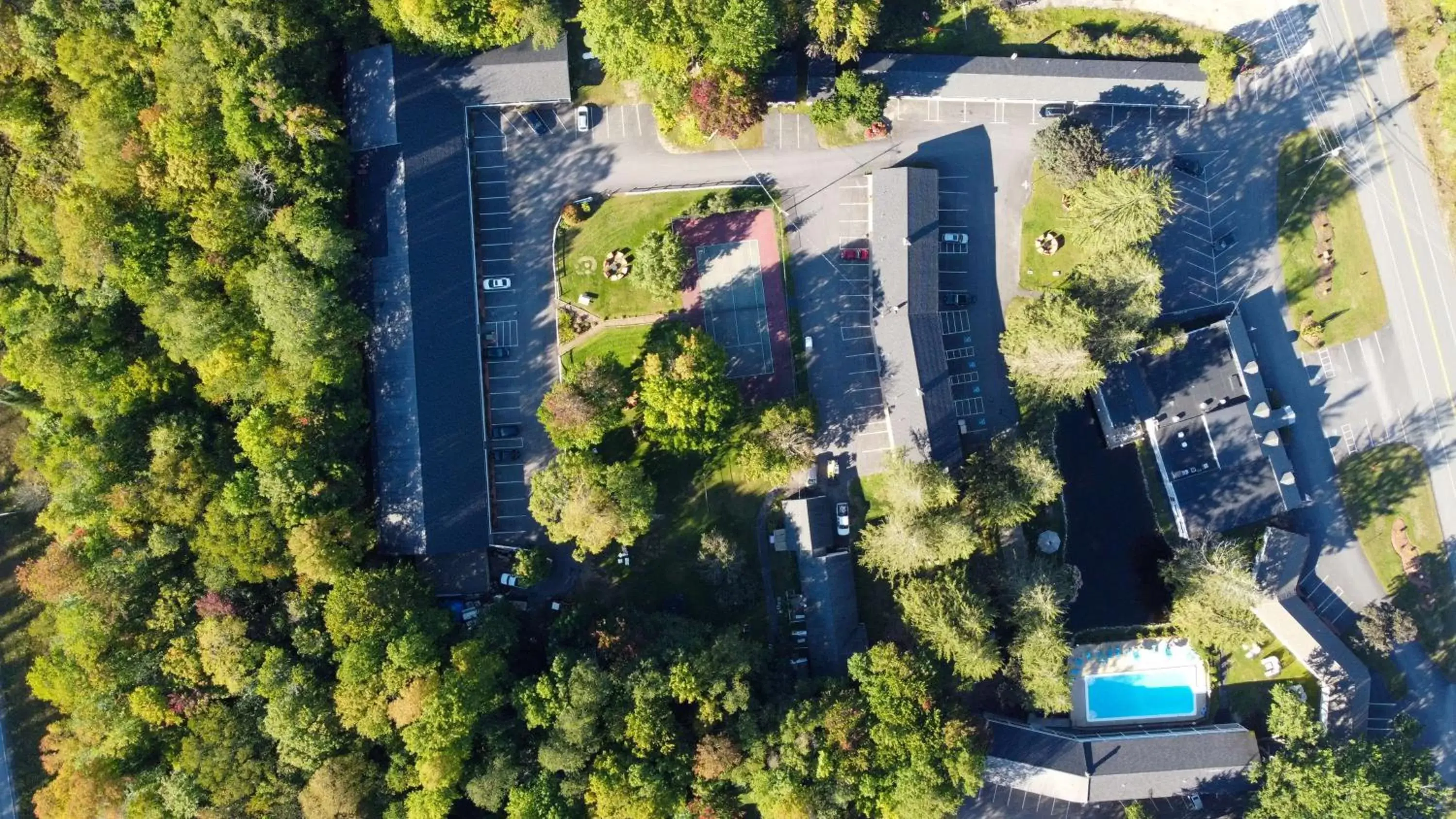 Property building, Bird's-eye View in Woodwards White Mountain Resort BW Signature Collection