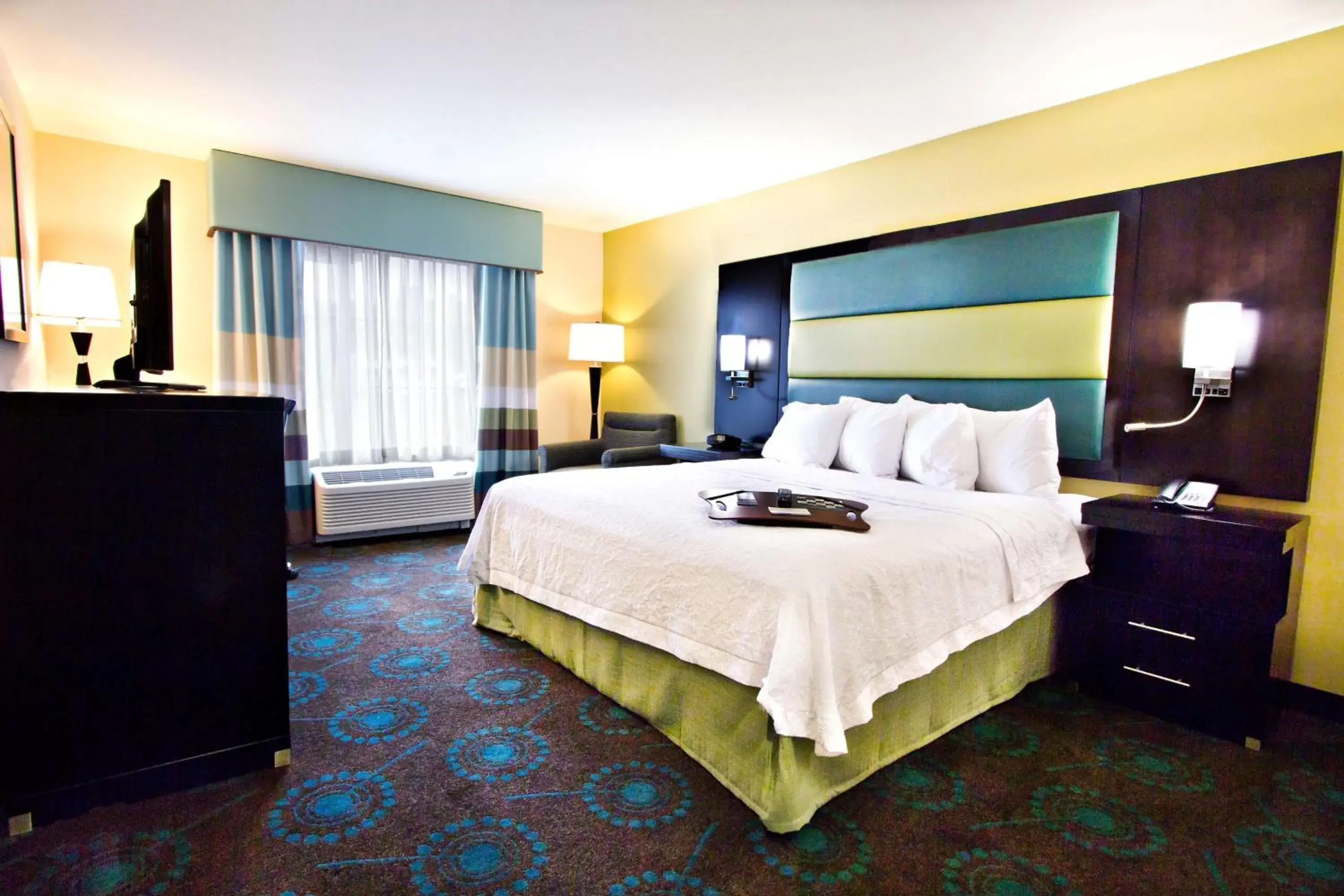 Bed in Hampton Inn & Suites Salt Lake City/Farmington