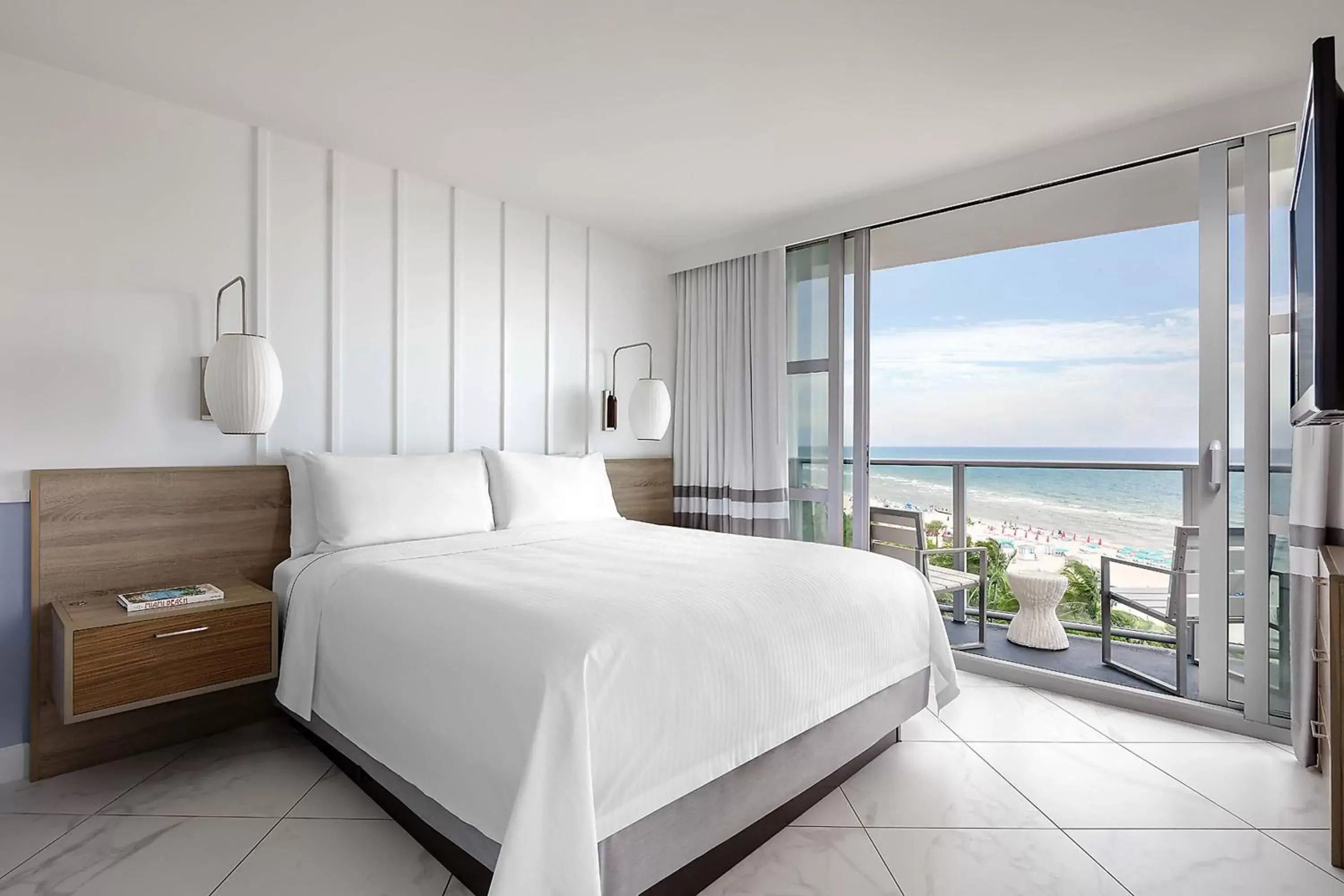 Bedroom in Cadillac Hotel & Beach Club, Autograph Collection