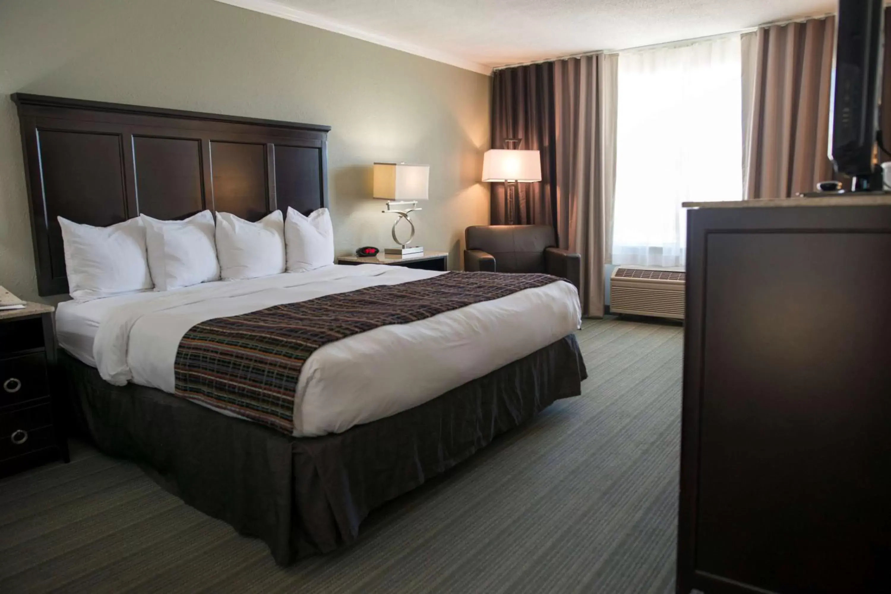 Photo of the whole room, Bed in Country Inn & Suites by Radisson, Effingham, IL