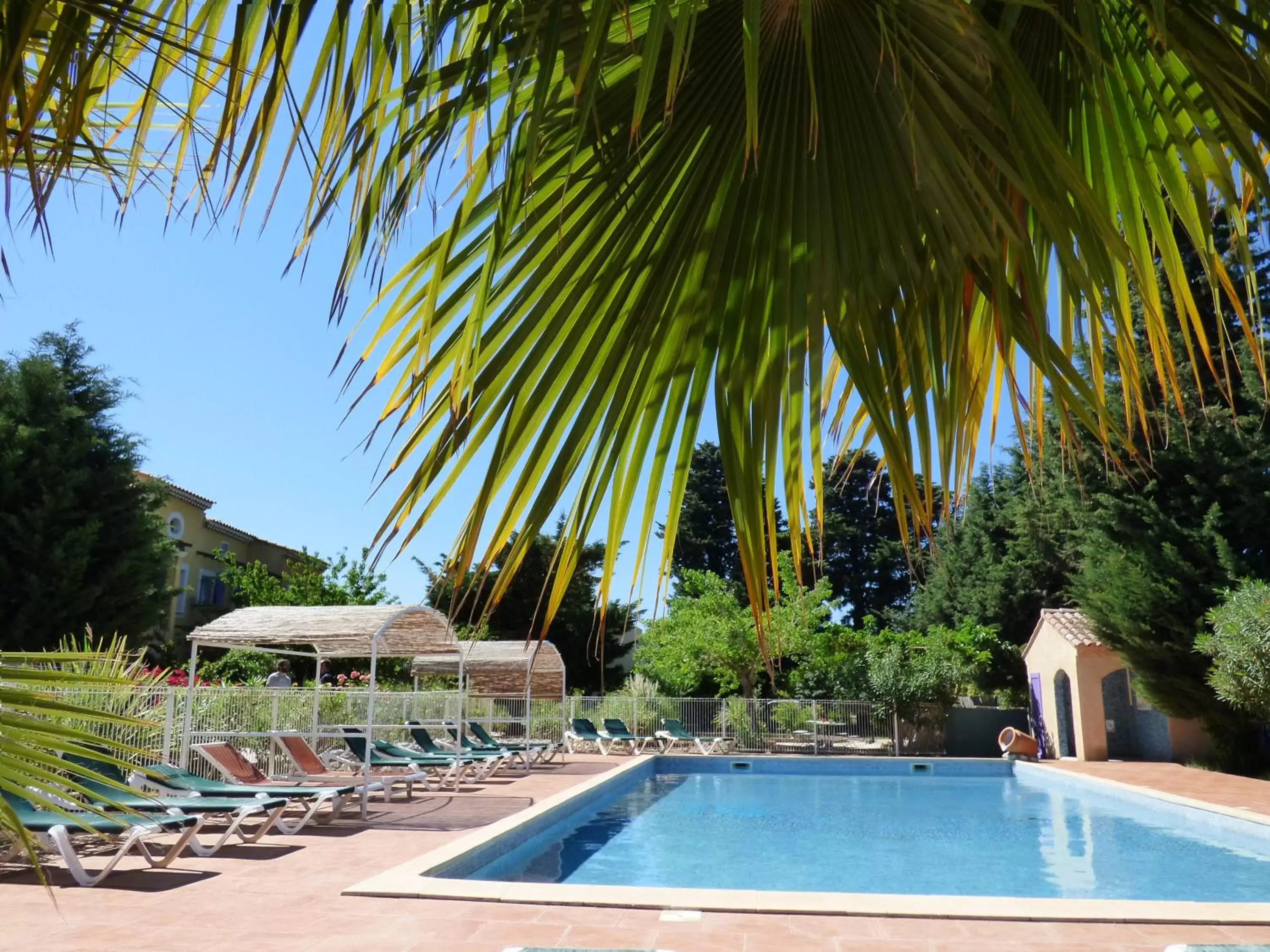 Area and facilities, Swimming Pool in Appart'Hotel Festival Sud Aqua - Avignon TGV