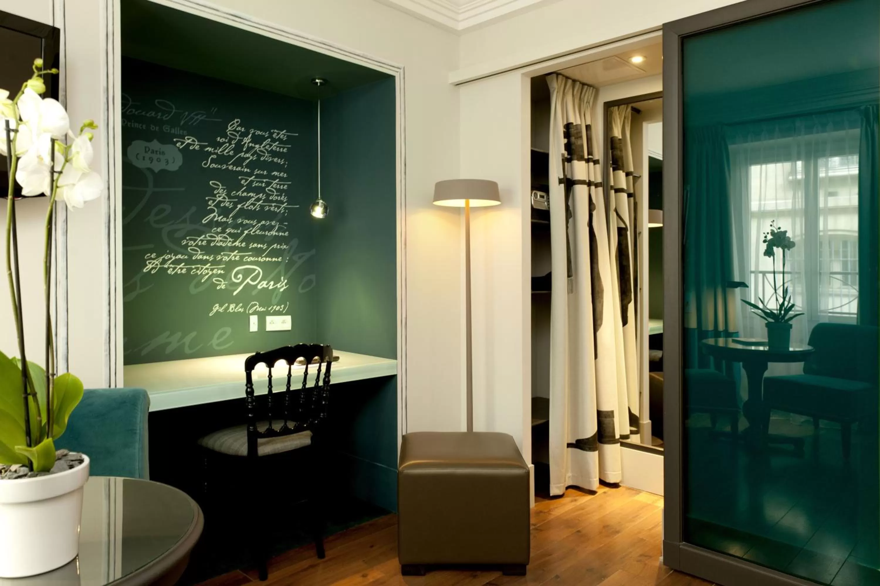 Seating area in Edouard 7 Paris Opéra