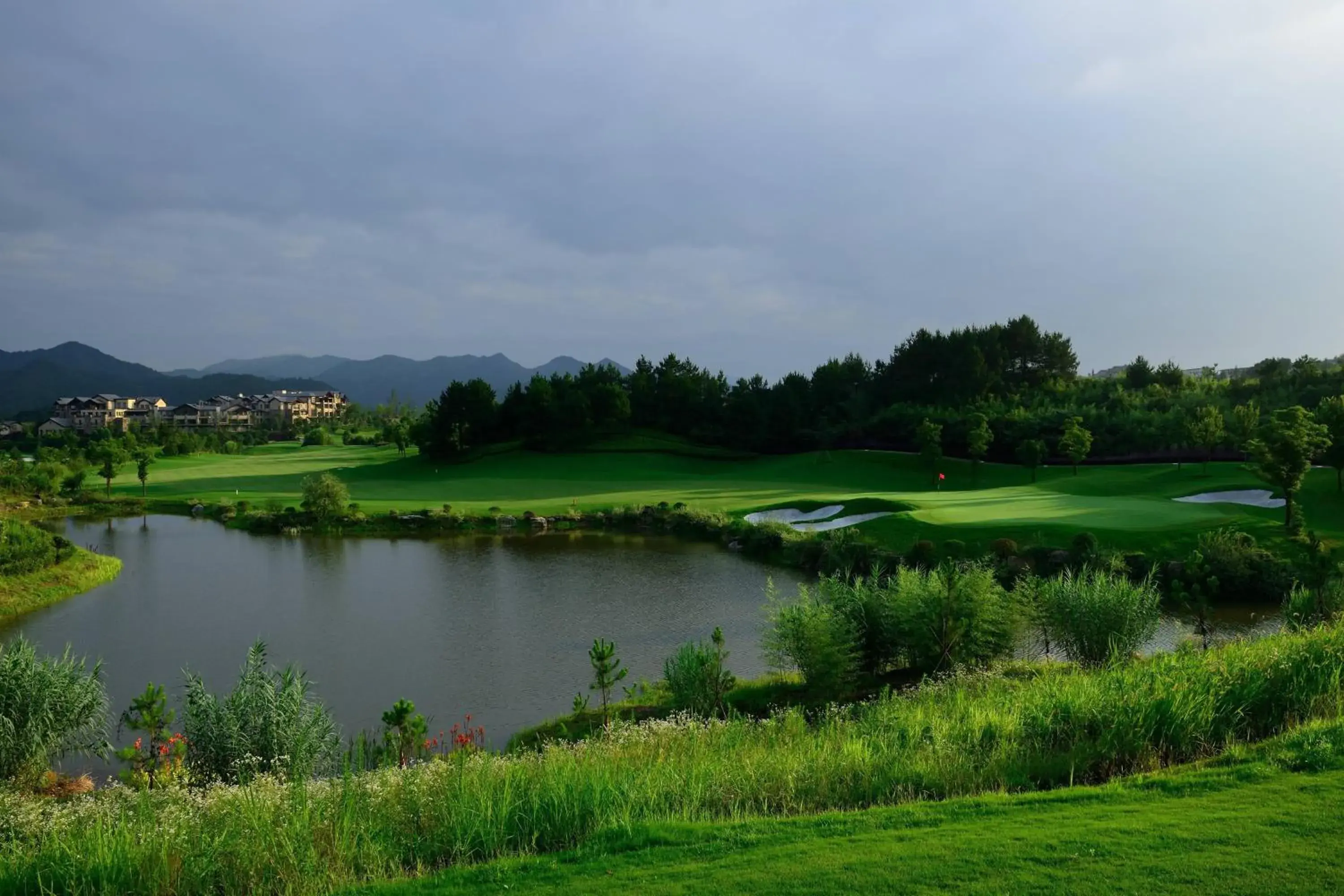 Golfcourse, Natural Landscape in JW Marriott Hotel Zhejiang Anji