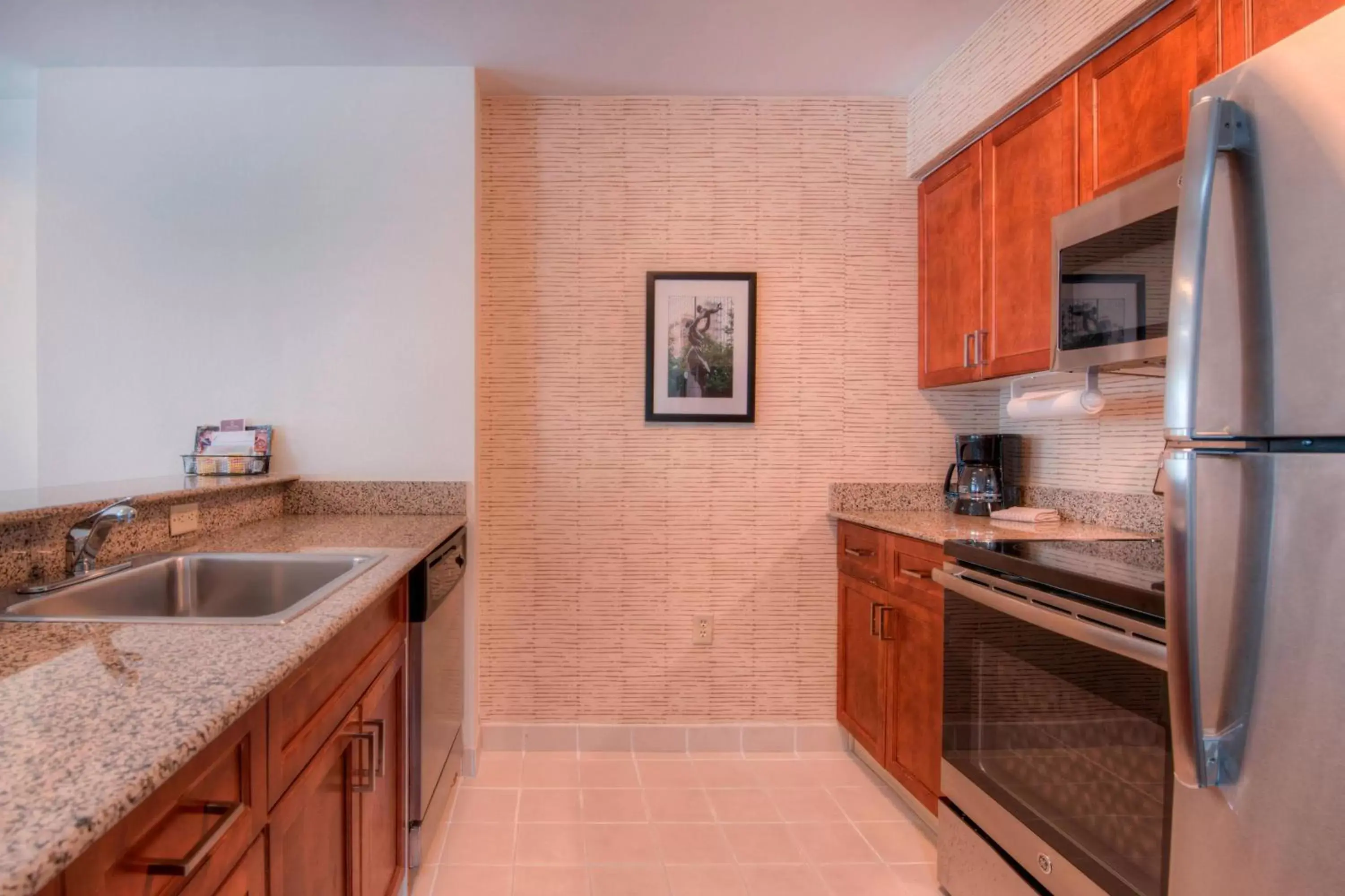 Bedroom, Kitchen/Kitchenette in Residence Inn Charlotte Uptown