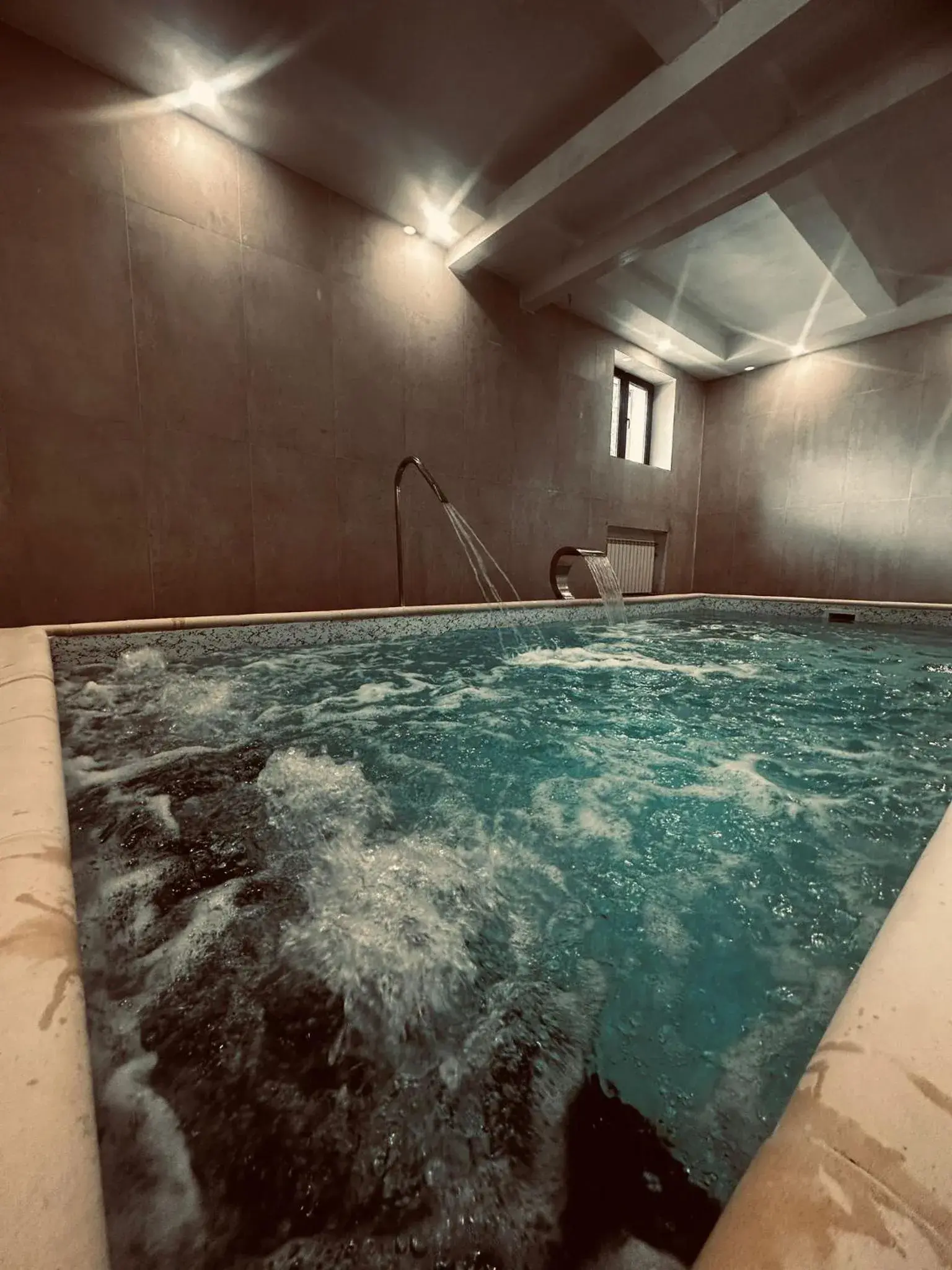 Hot Tub, Swimming Pool in Hotel Bulevard Predeal
