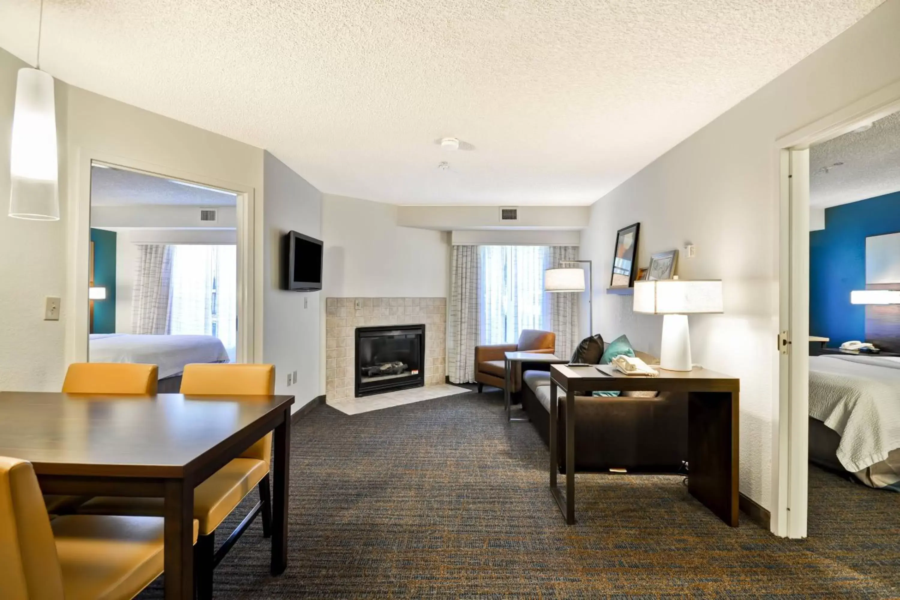 Photo of the whole room, Seating Area in Residence Inn by Marriott Jacksonville Airport