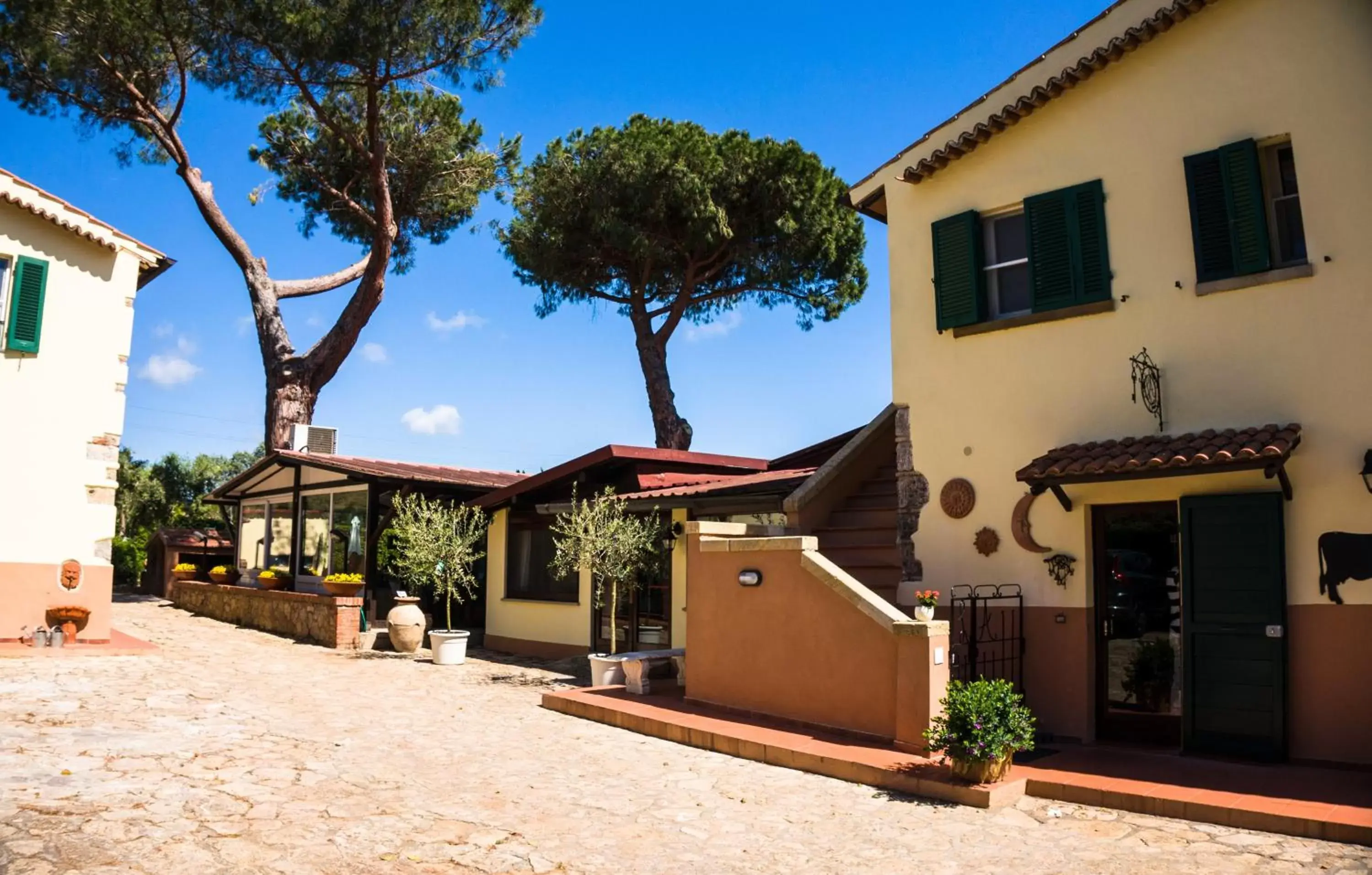 Facade/entrance, Property Building in Locanda Di Ansedonia