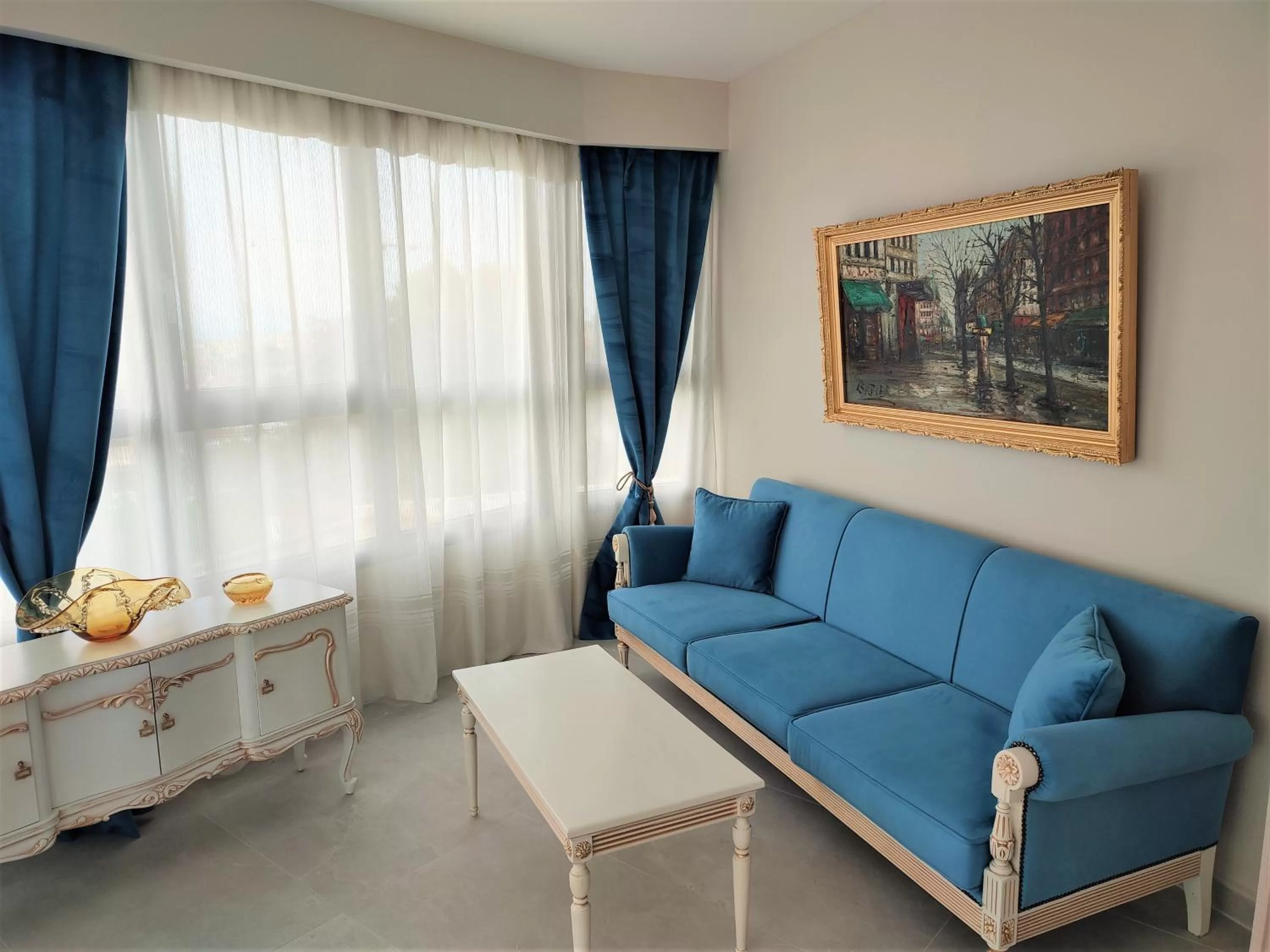 Photo of the whole room in Light Blue Hotel