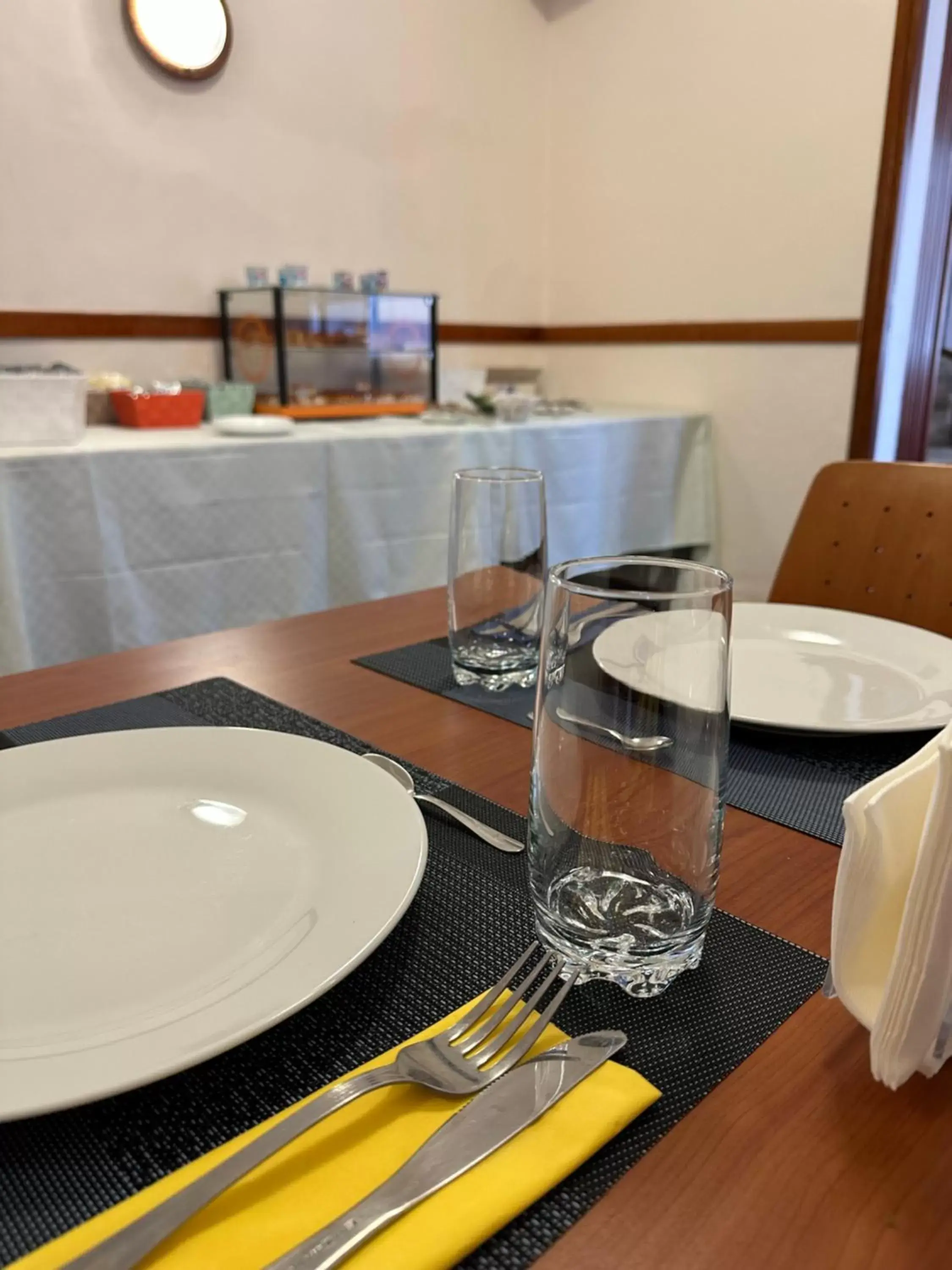 Breakfast, Restaurant/Places to Eat in Hotel Lora