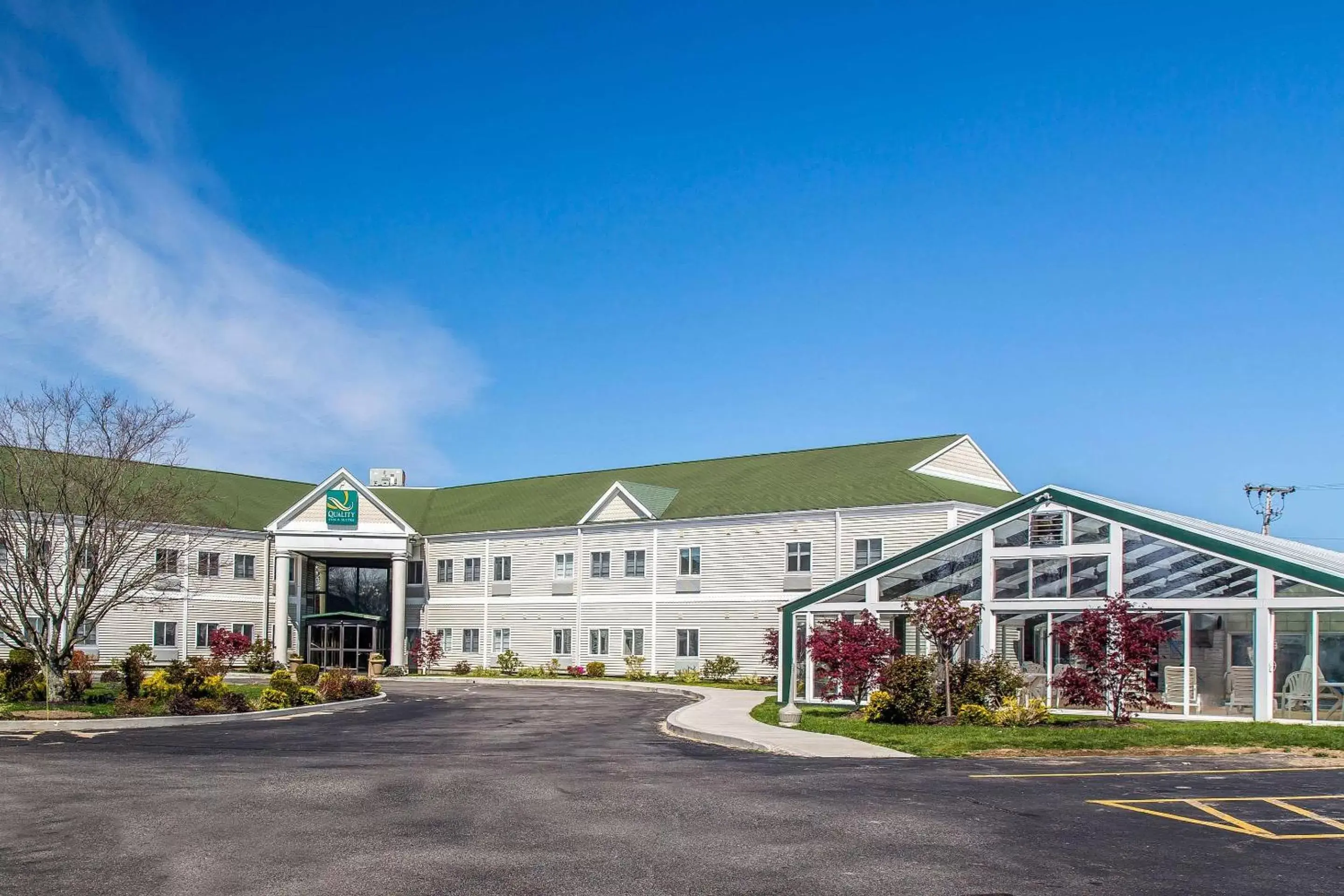 Property building in Quality Inn & Suites Middletown - Newport Property building in Quality Inn & Suites Middletown - Newport