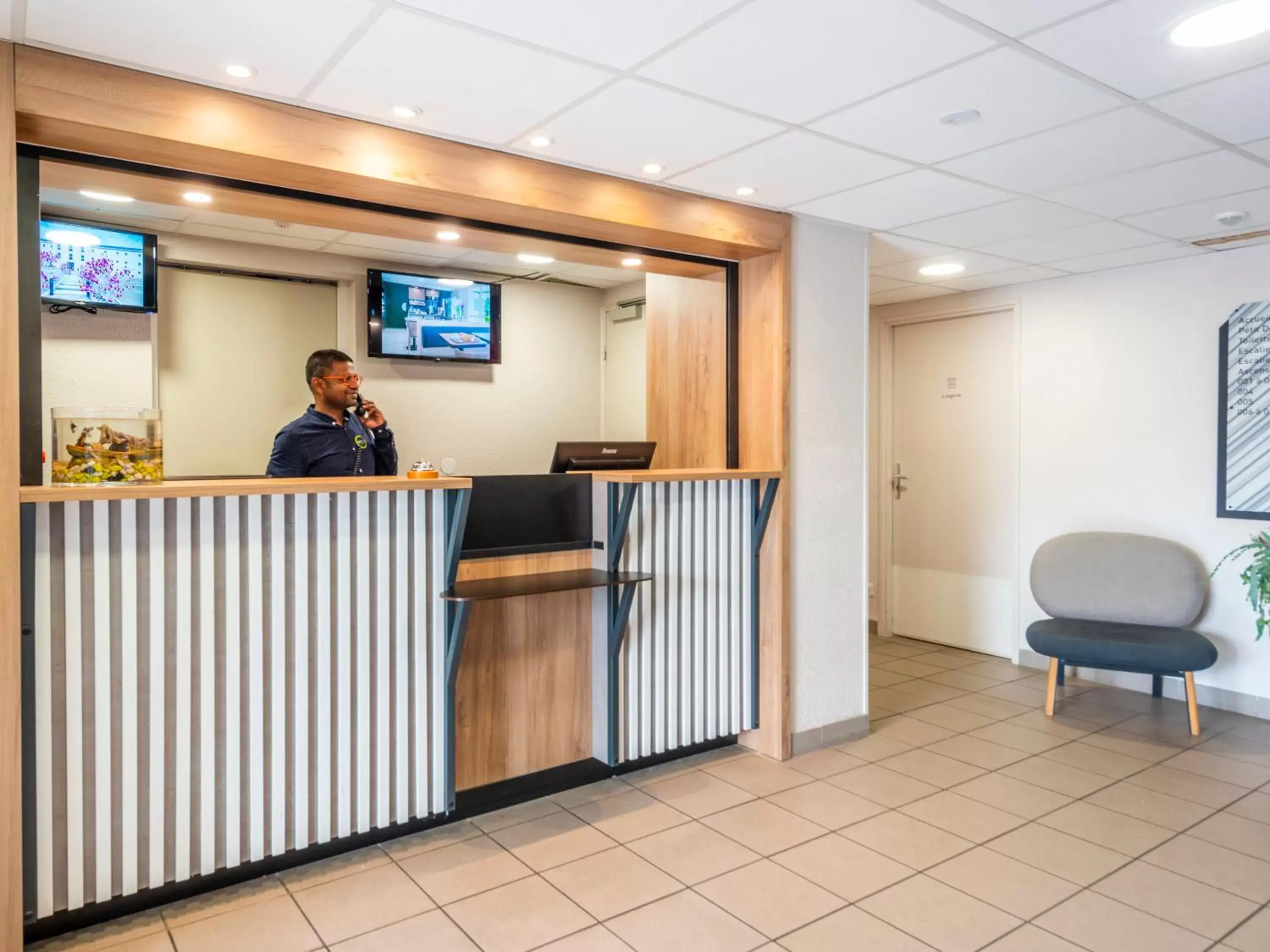 Staff, Lobby/Reception in B&B HOTEL Cholet Nord