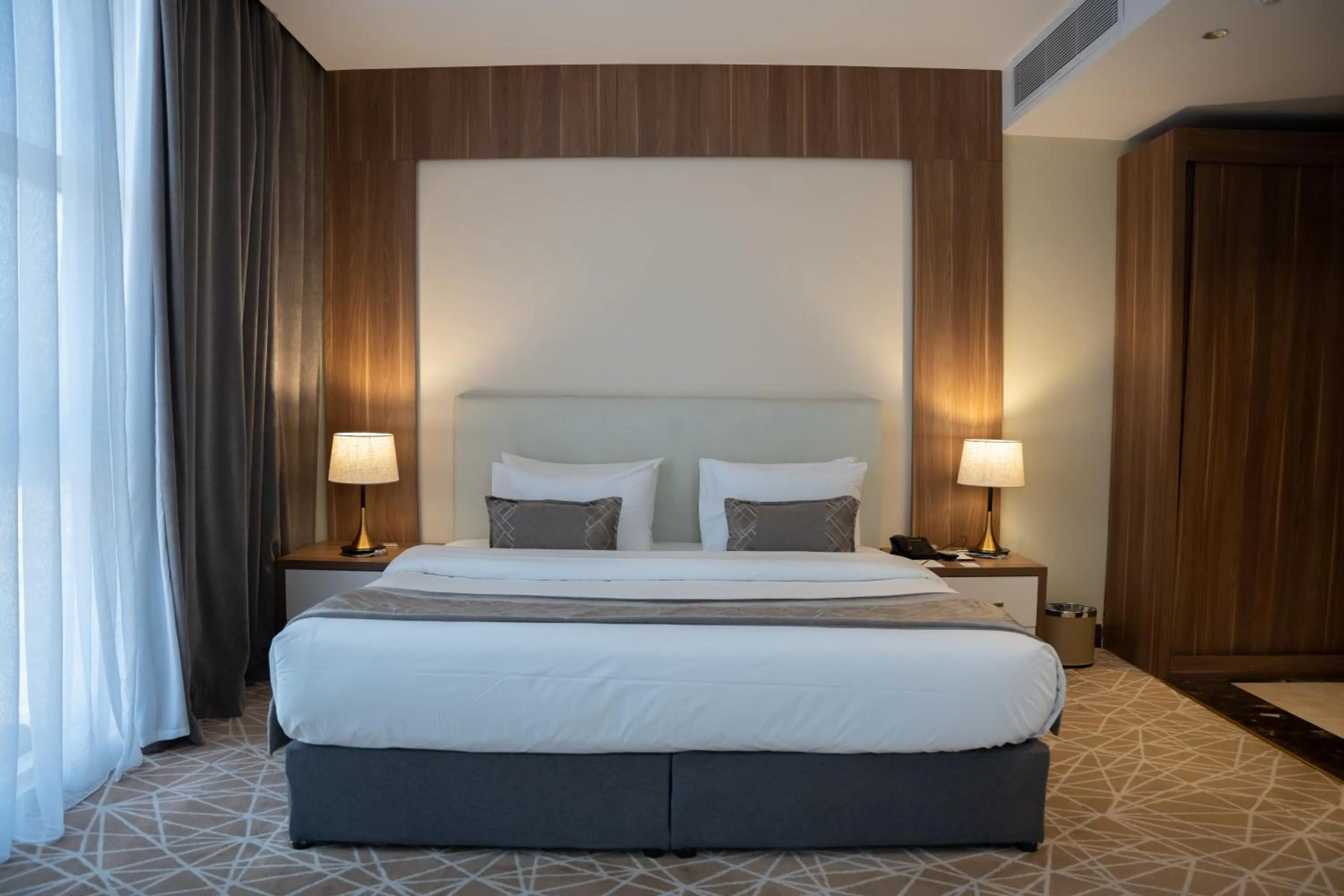 Bedroom, Bed in Rosemond Al Hamra