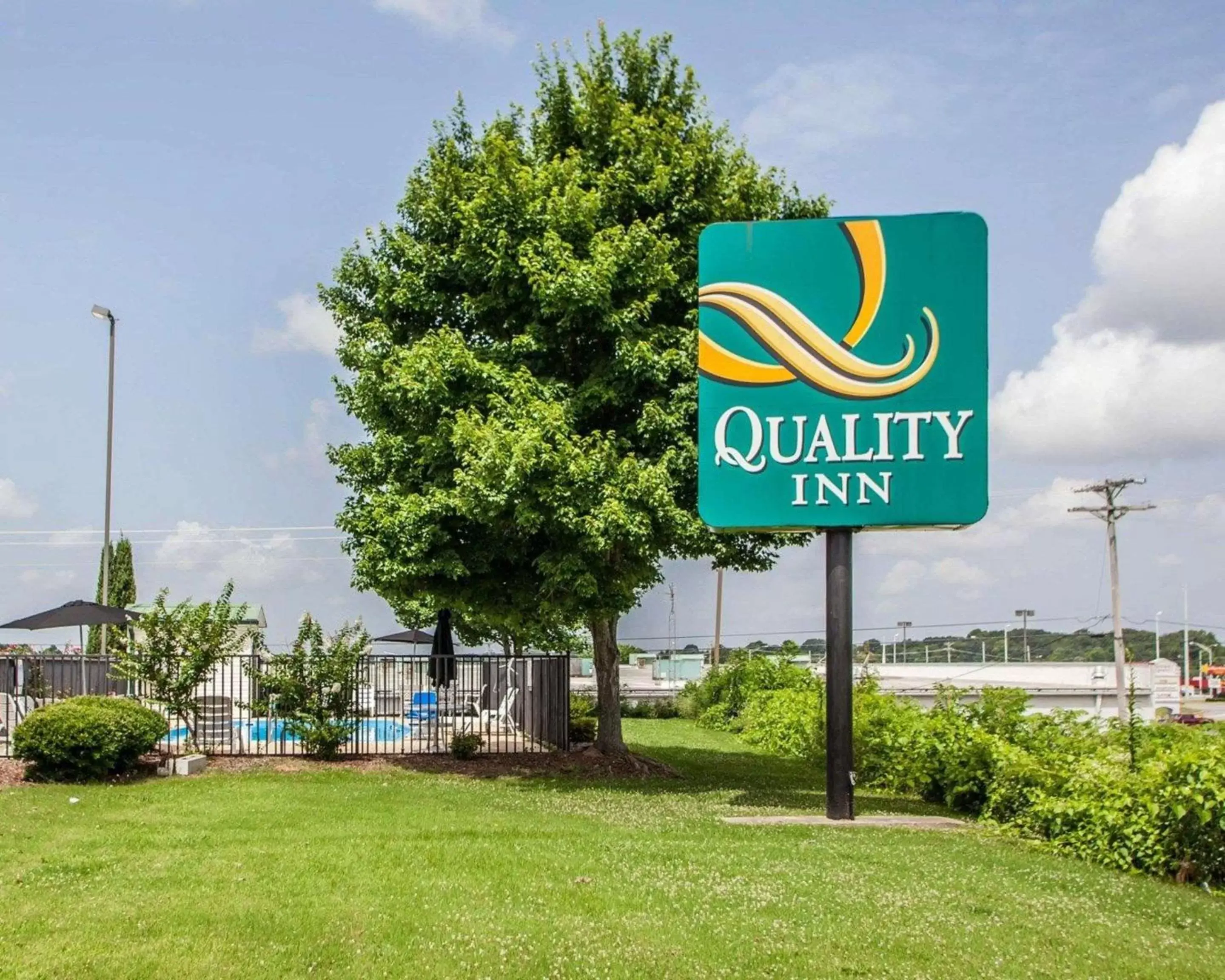 Property building in Quality Inn Florence Muscle Shoals