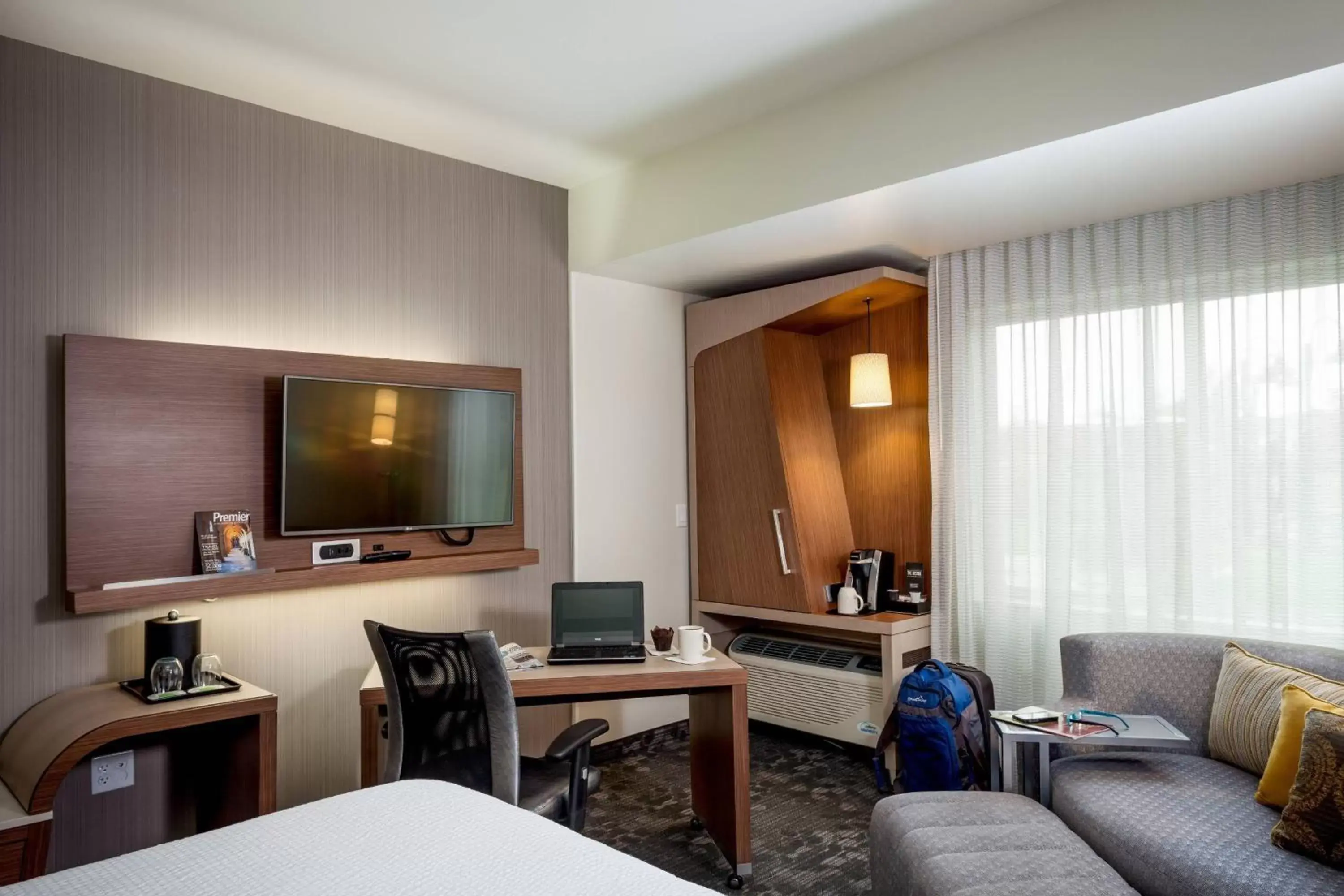 Photo of the whole room, TV/Entertainment Center in Courtyard by Marriott Walla Walla