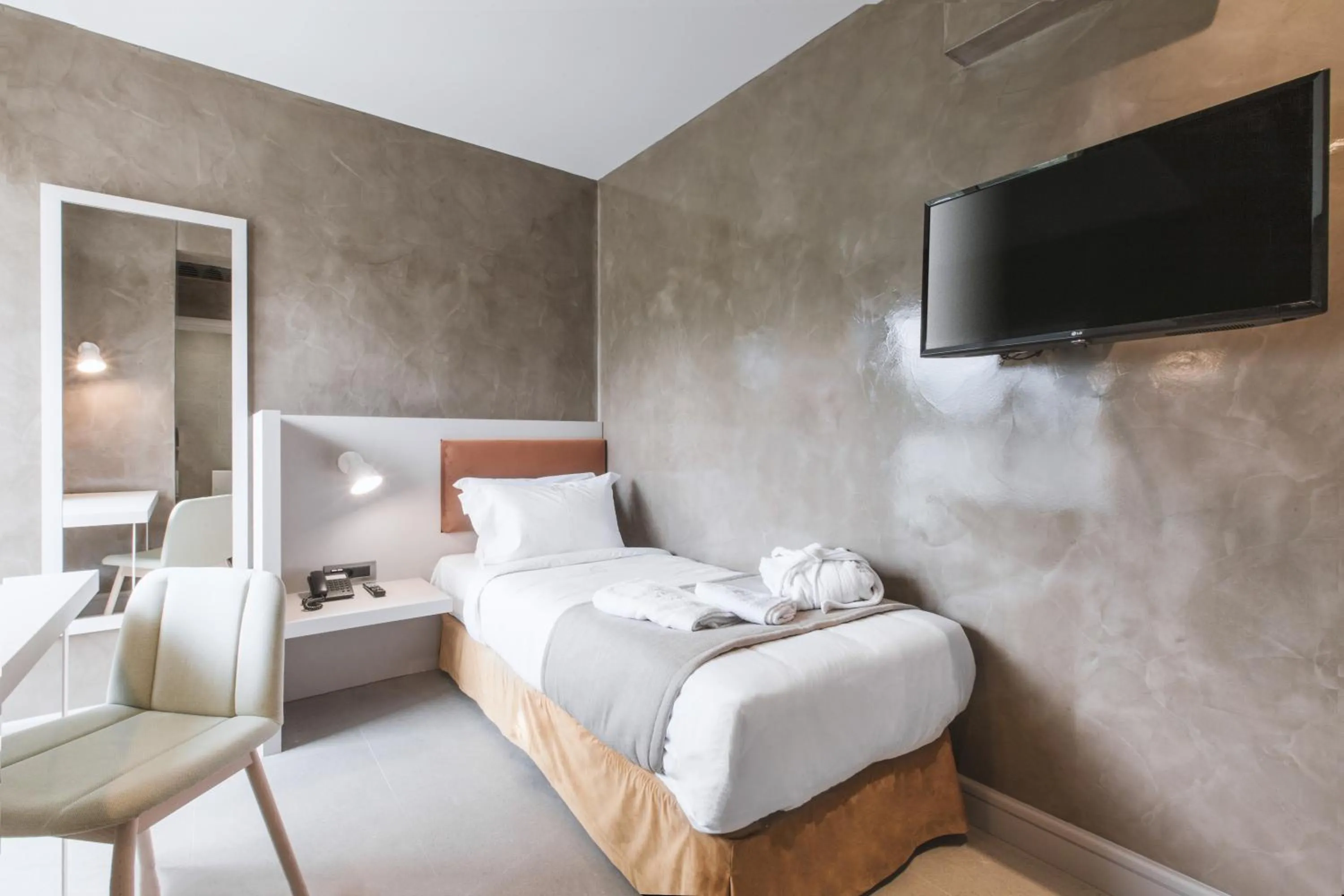 Bed in Garden City Resort