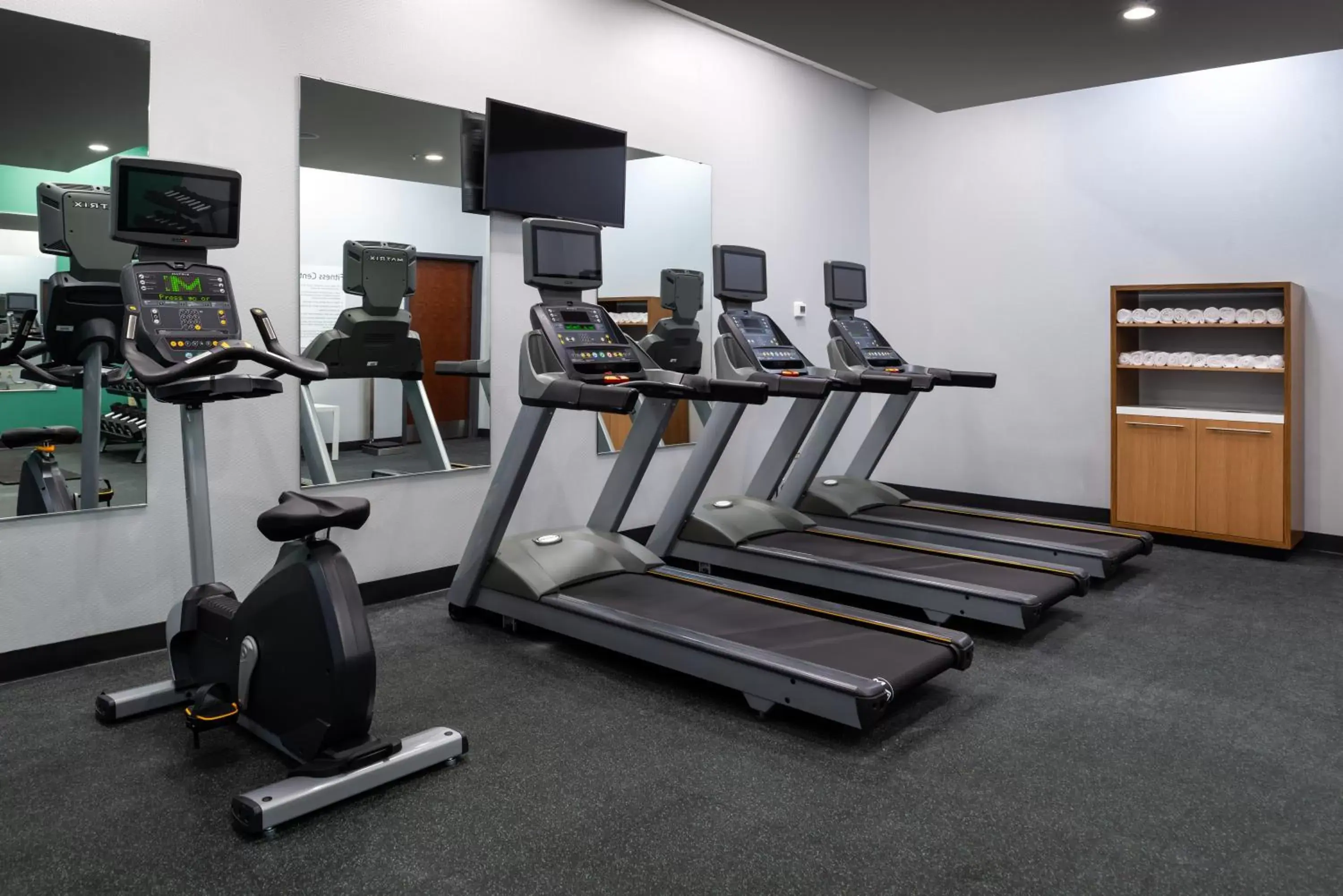 Spa and wellness centre/facilities, Fitness Center/Facilities in Holiday Inn & Suites Orlando - International Dr S, an IHG Hotel
