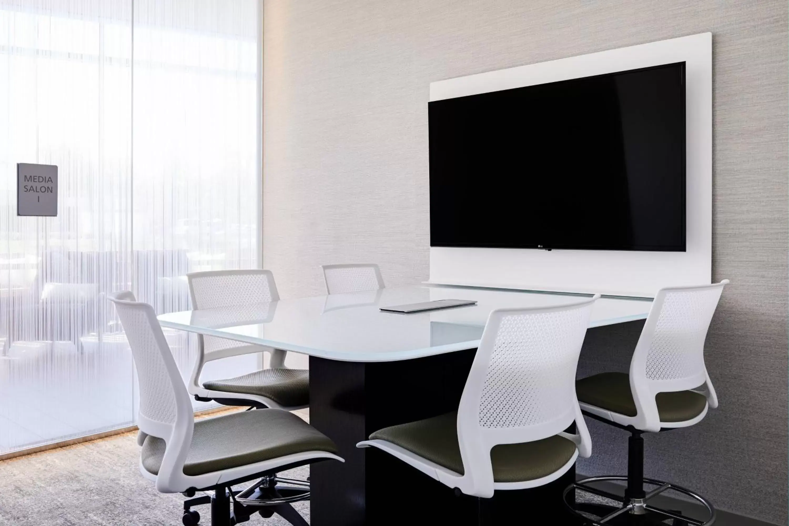 Meeting/conference room, TV/Entertainment Center in AC Hotel by Marriott Irvine