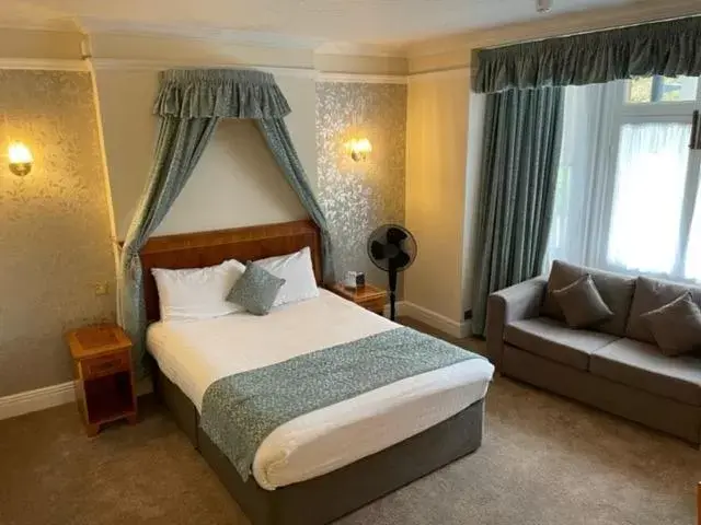 Bedroom, Bed in Lismoyne Hotel