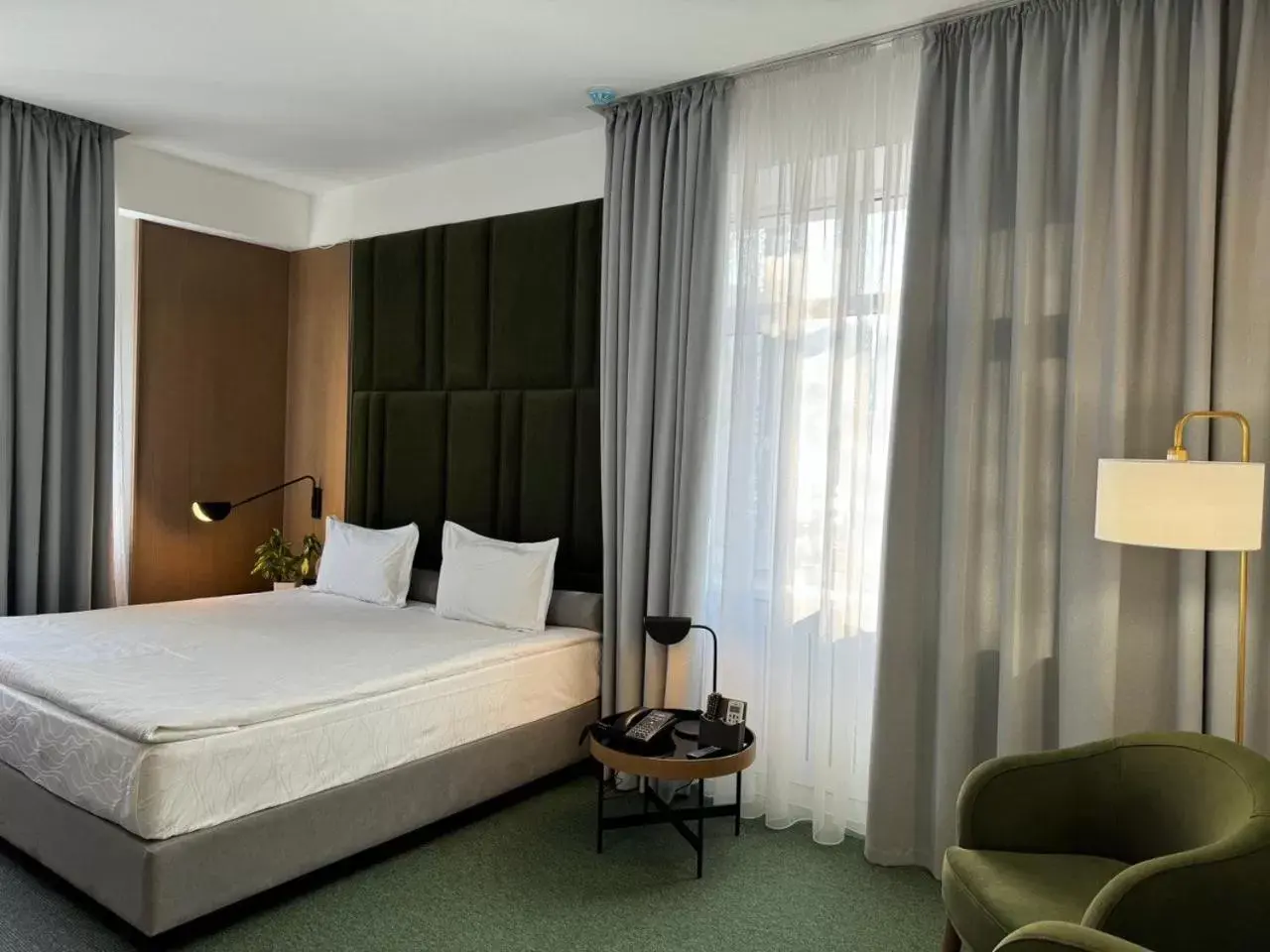Bedroom, Bed in Evropa Hotel