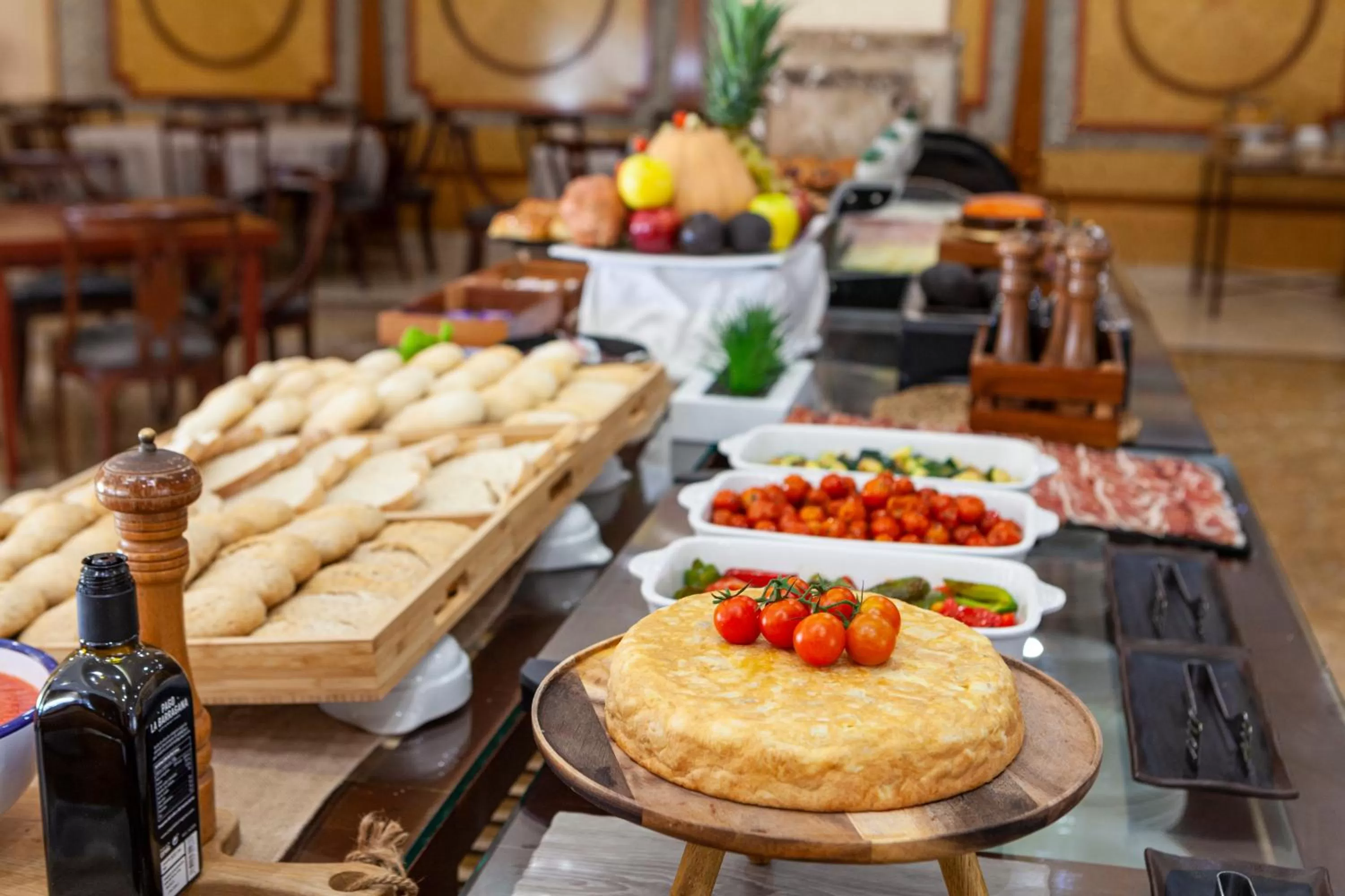Buffet breakfast in Hotel Macià Alfaros