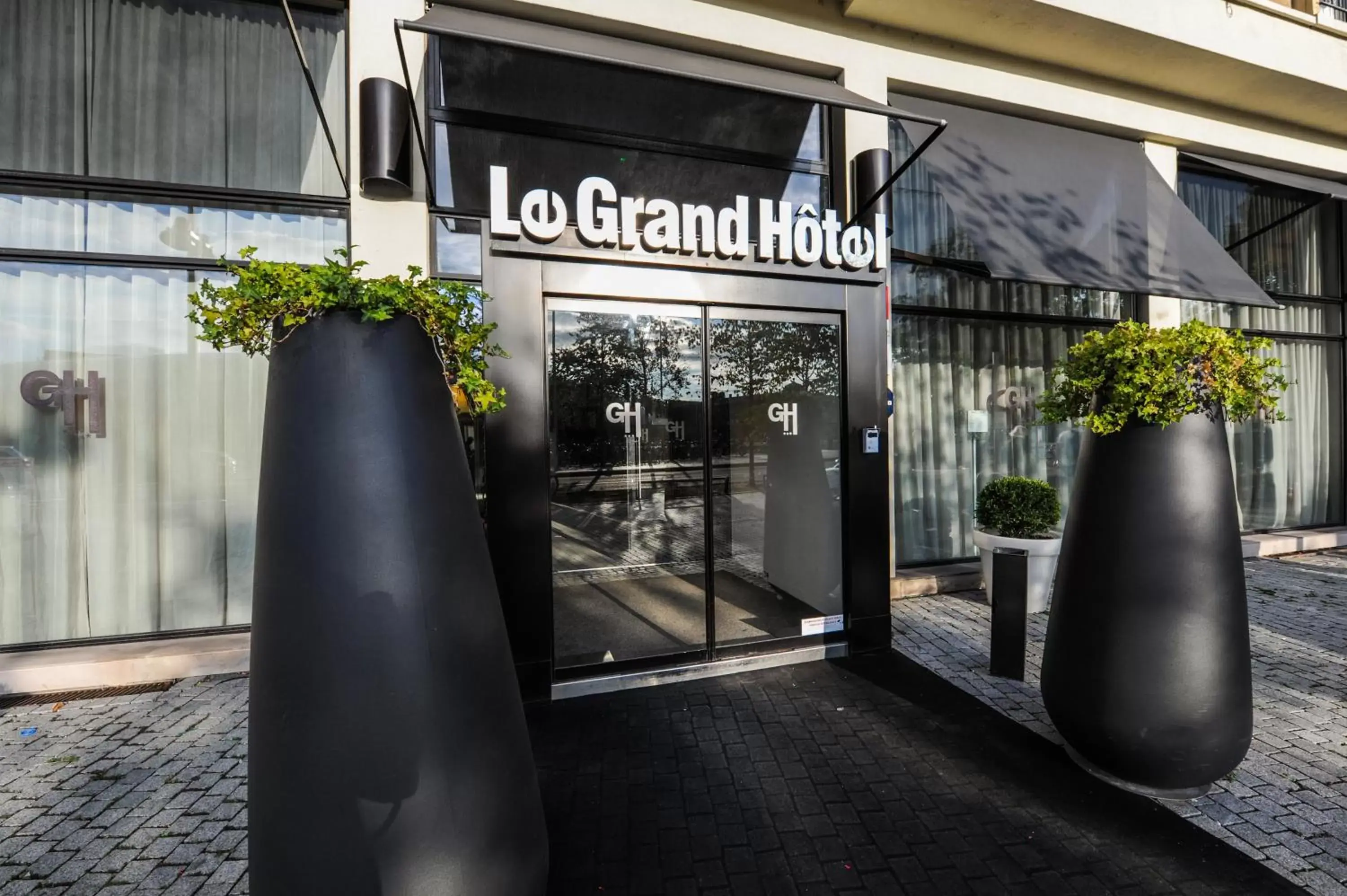 Facade/entrance in Le Grand Hotel