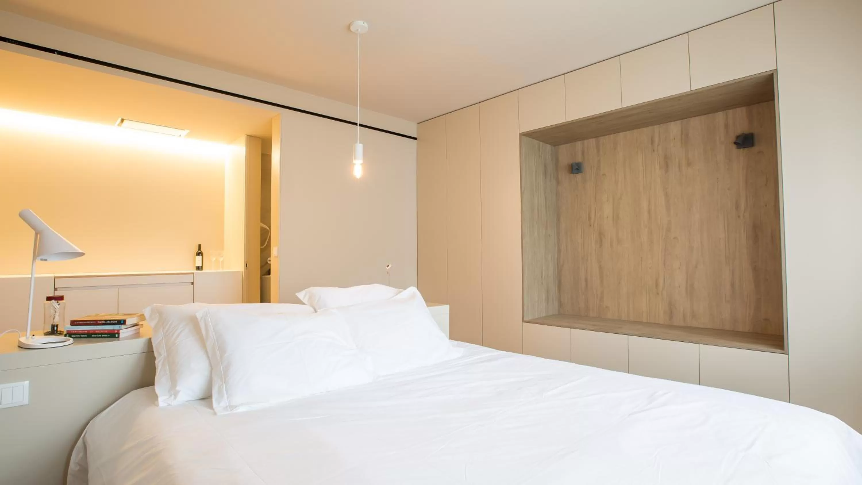 Photo of the whole room, Bed in Braga Heritage Lofts